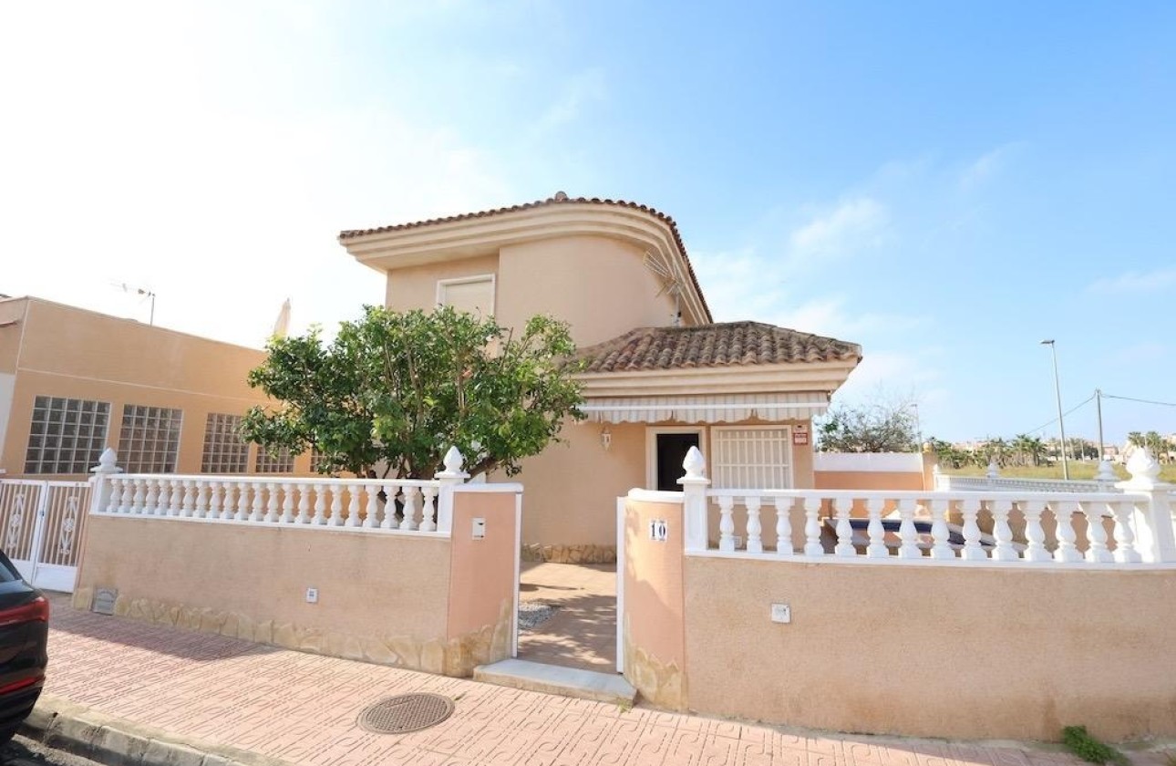 Herverkoop - Villa -
Torrevieja - Los Balcones