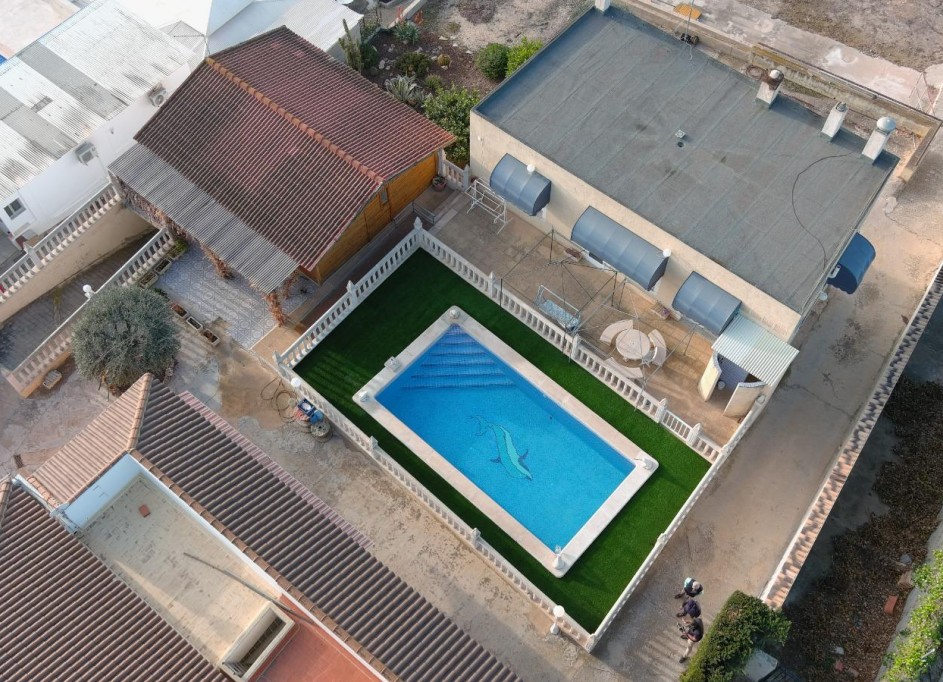 Herverkoop - Vrijstaande Villa -
Albatera