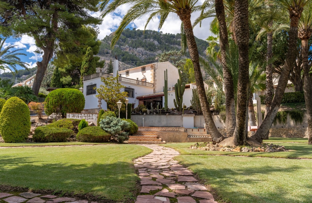 Herverkoop - Vrijstaande Villa -
Alcoy - Inland