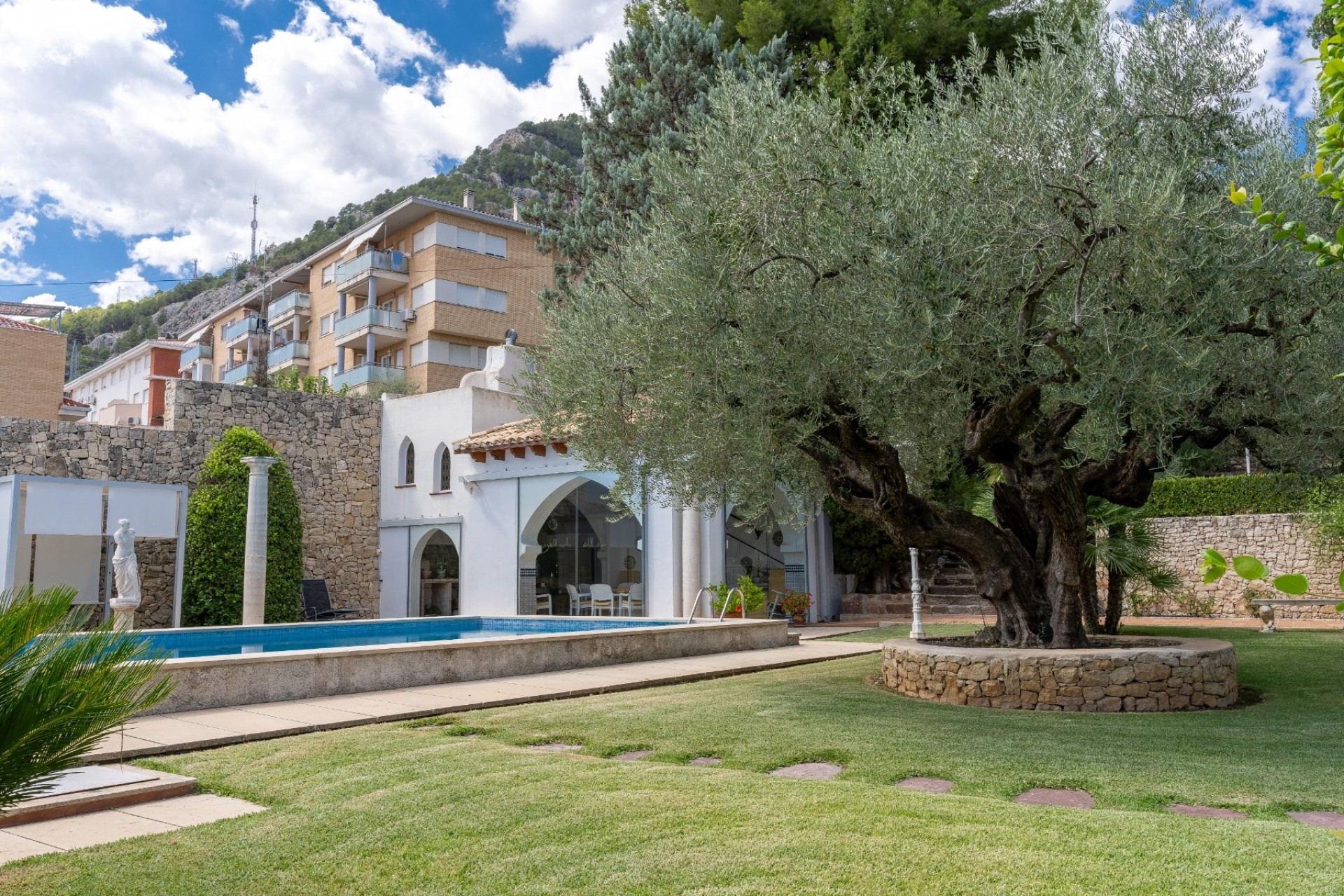 Herverkoop - Vrijstaande Villa -
Alcoy - Inland