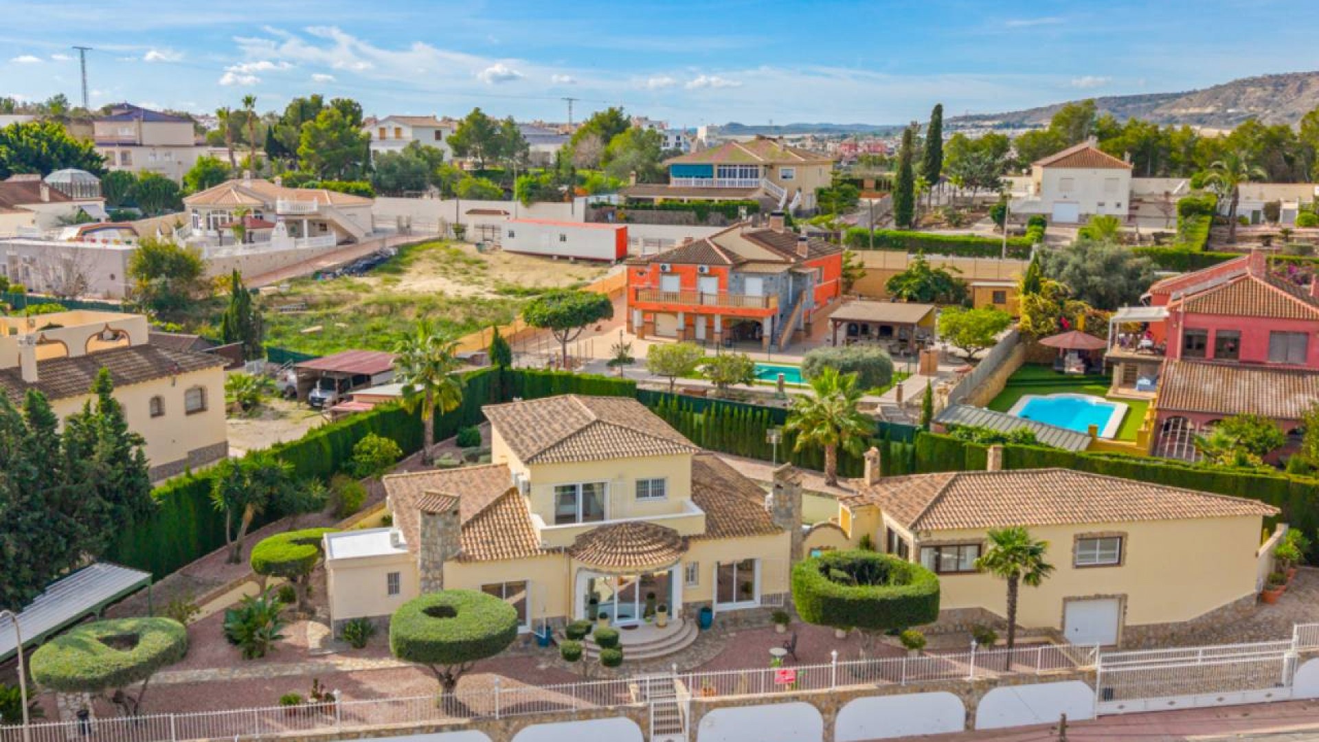 Herverkoop - Vrijstaande Villa -
Algorfa - Castillo de montemar