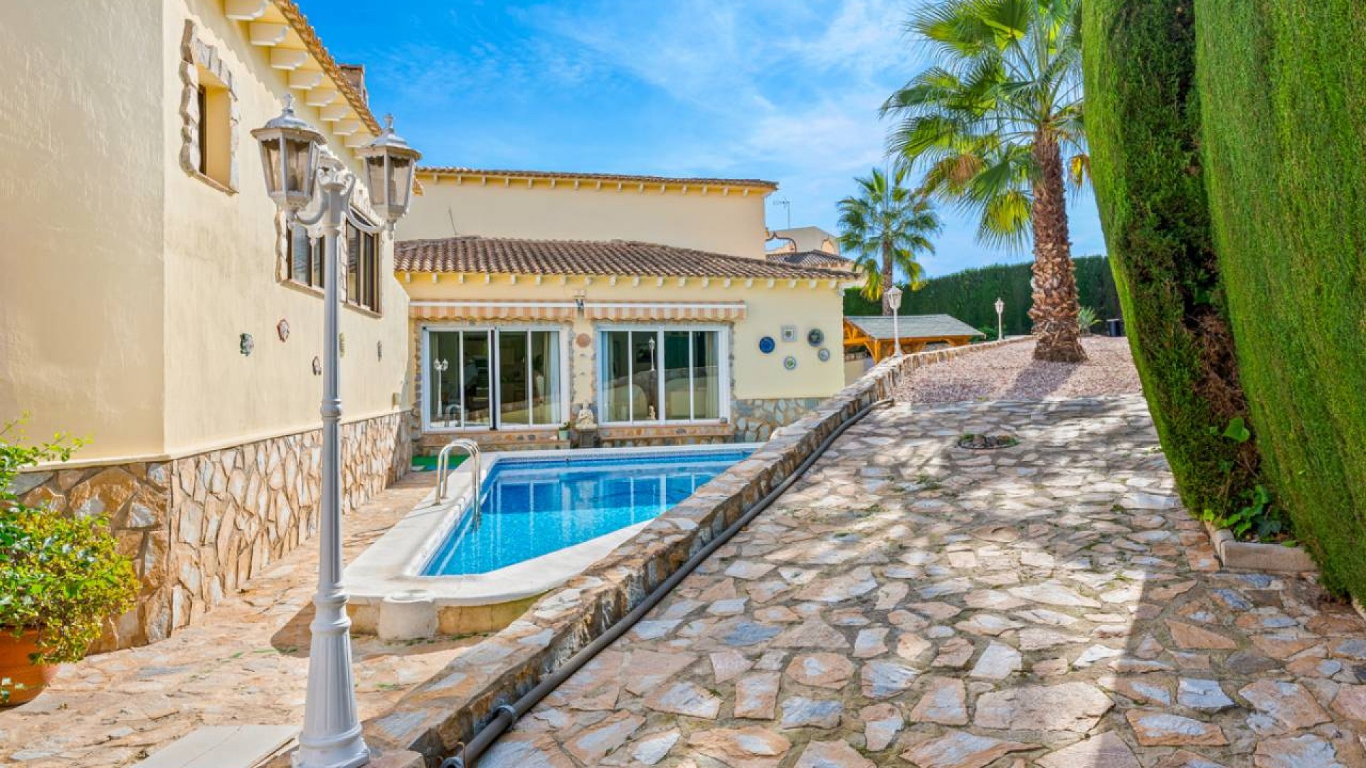 Herverkoop - Vrijstaande Villa -
Algorfa - Castillo de montemar