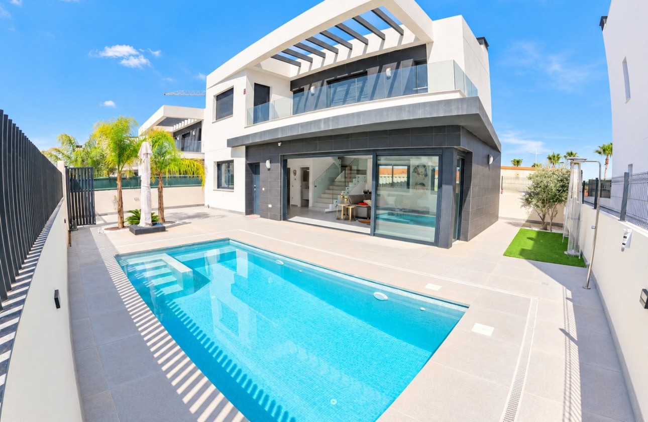 Herverkoop - Vrijstaande villa -
Algorfa - La Finca Golf Resort