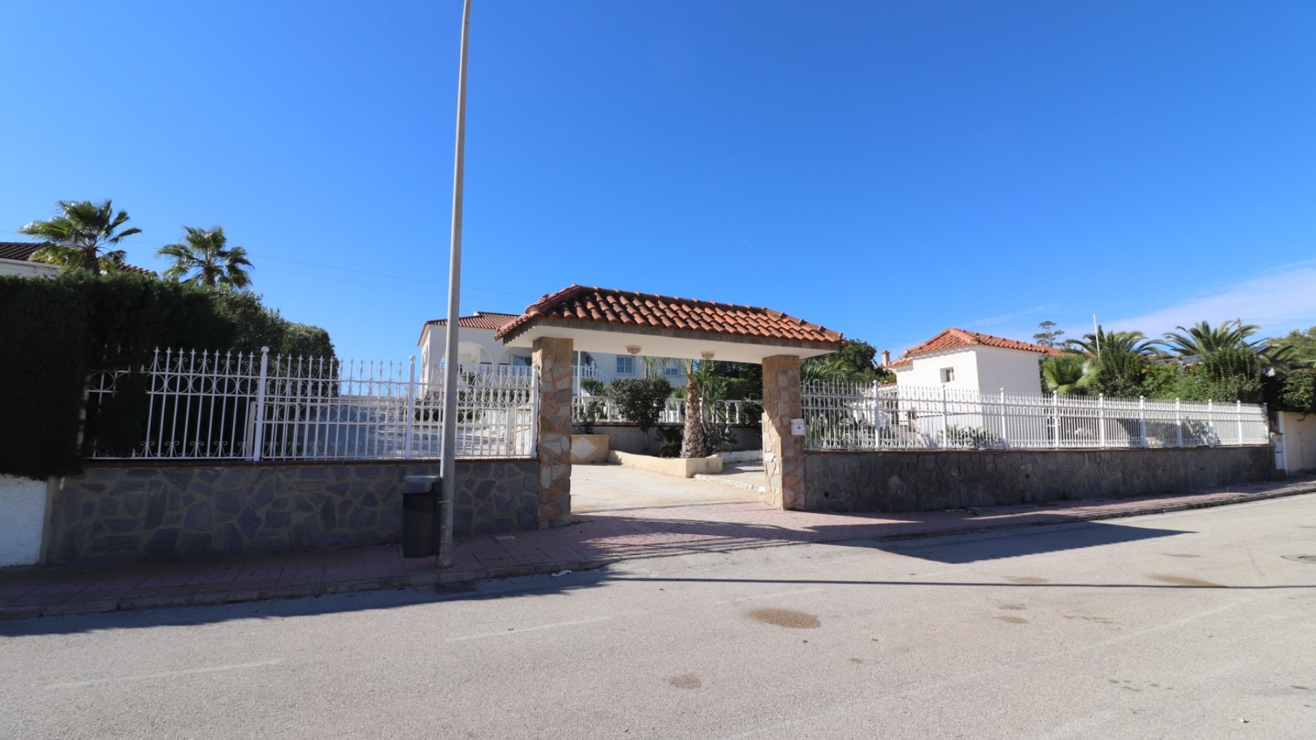 Herverkoop - Vrijstaande Villa -
Algorfa - Lomas de La Juliana