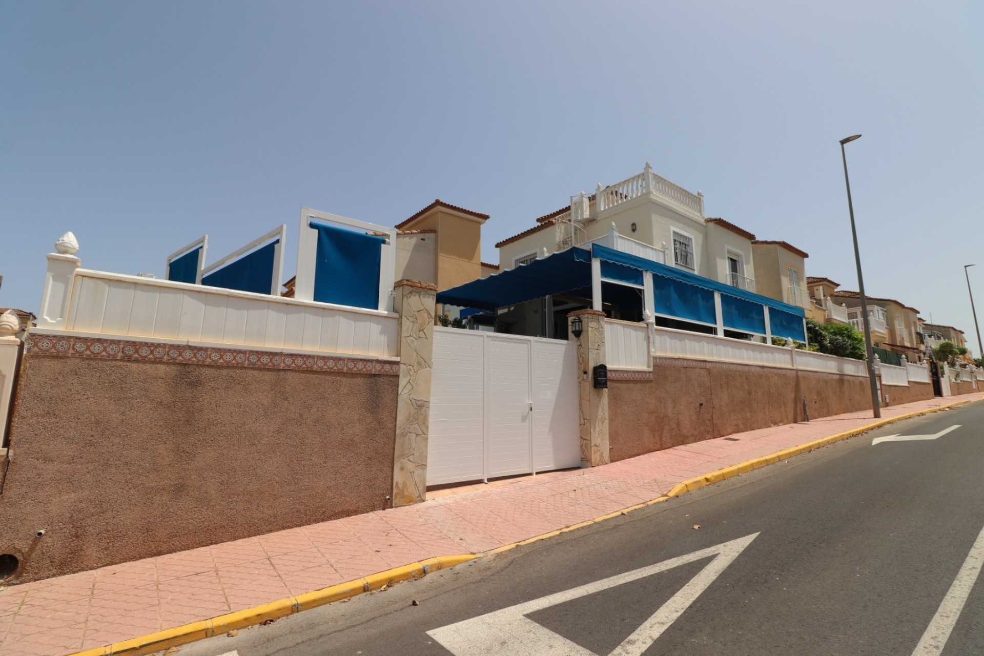 Herverkoop - Vrijstaande villa -
Algorfa - Montebello