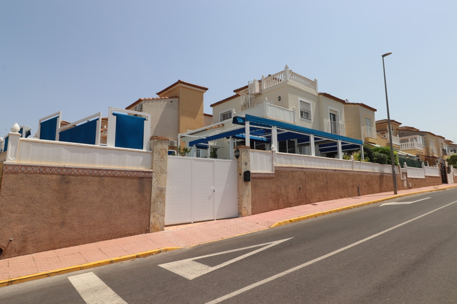Herverkoop - Vrijstaande villa -
Algorfa - Montebello