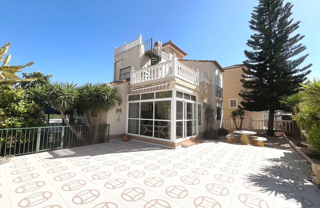 Herverkoop - Vrijstaande villa -
Algorfa - Montebello