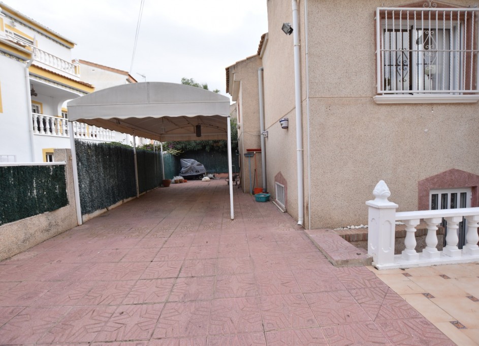 Herverkoop - Vrijstaande Villa -
Algorfa - Montemar