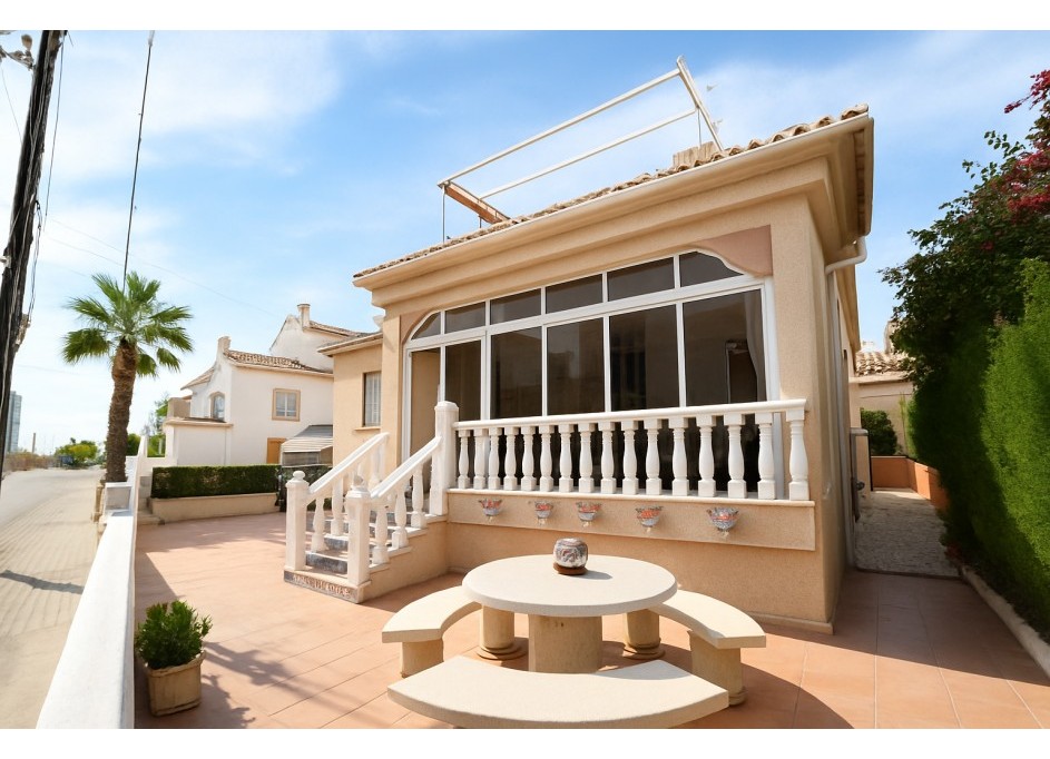 Herverkoop - Vrijstaande Villa -
Algorfa - Montemar