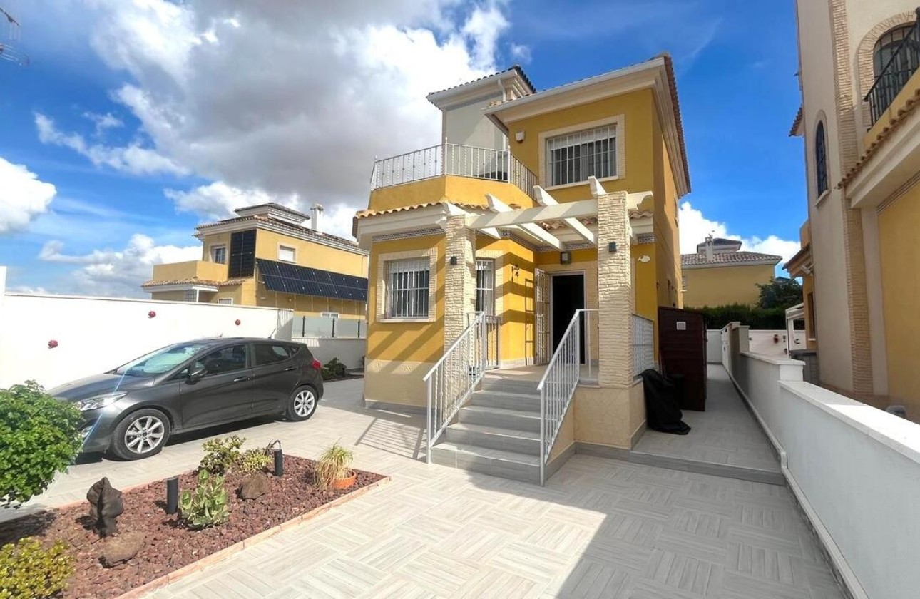 Herverkoop - Vrijstaande Villa -
Algorfa