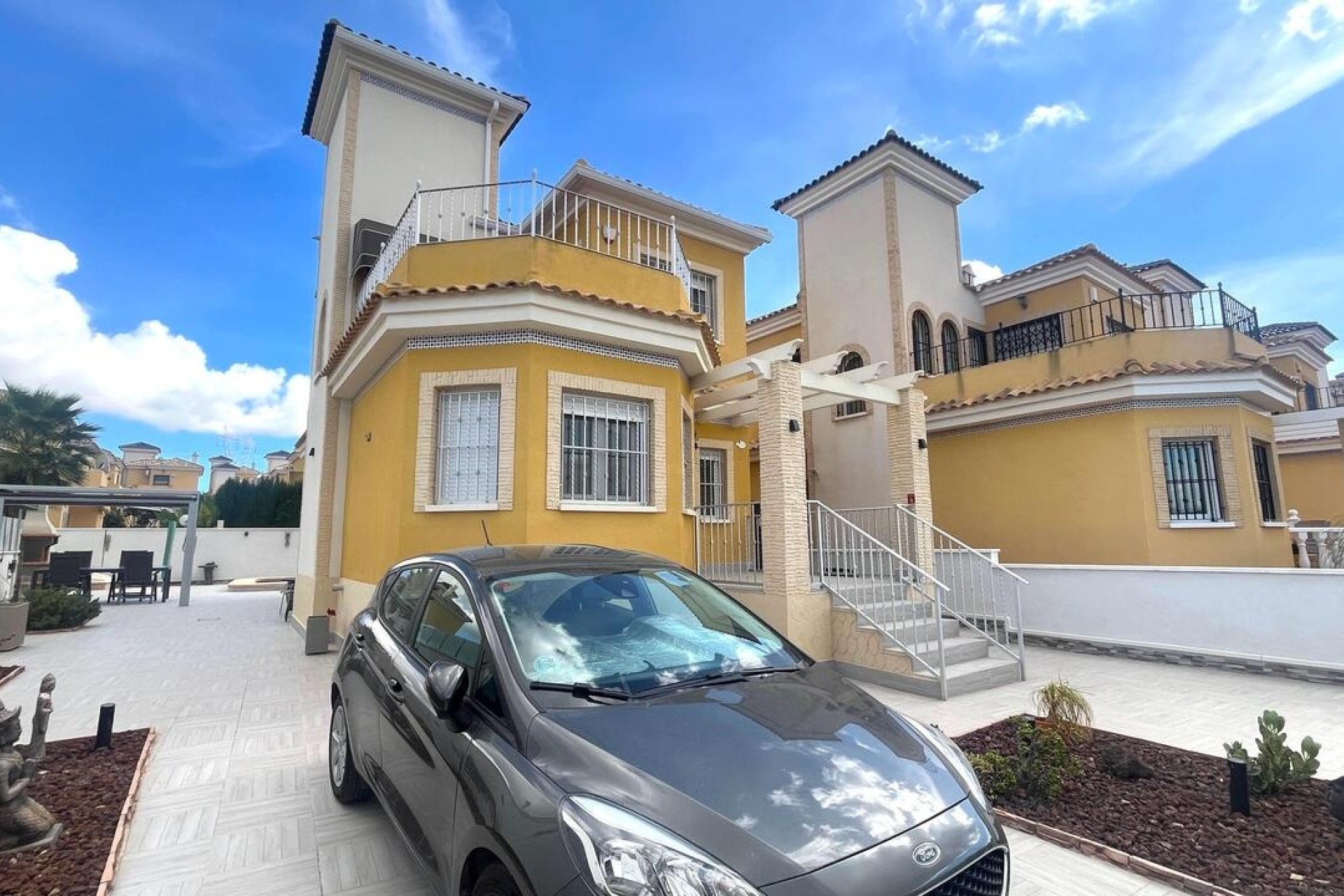 Herverkoop - Vrijstaande Villa -
Algorfa