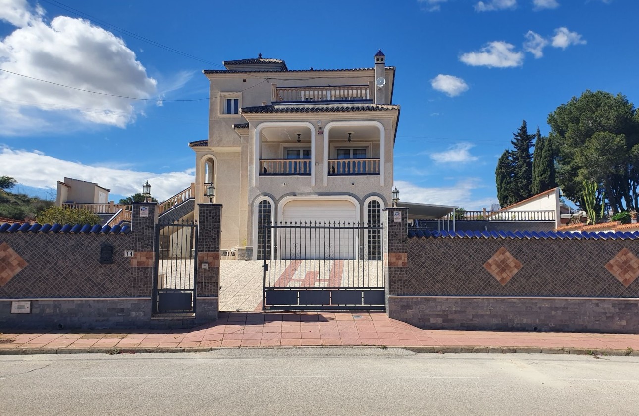 Herverkoop - Vrijstaande Villa -
Algorfa