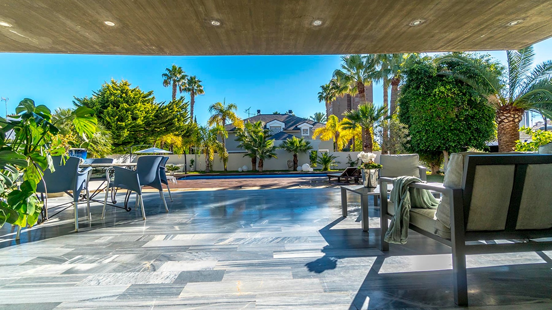 Herverkoop - Vrijstaande Villa -
Alicante - Campoamor