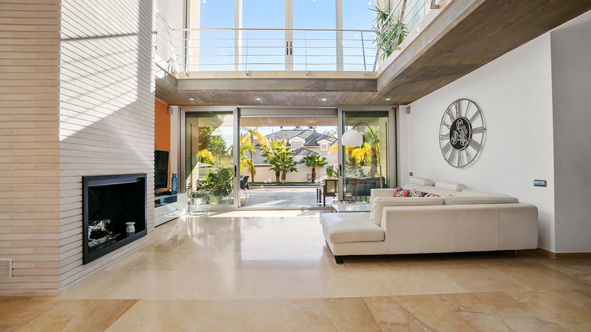 Herverkoop - Vrijstaande Villa -
Alicante - Campoamor