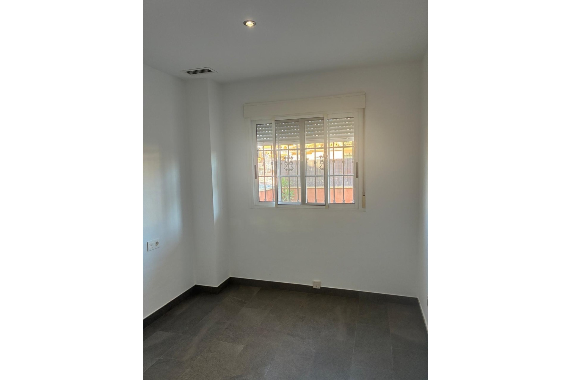 Herverkoop - Vrijstaande Villa -
Almoradí - El Banet