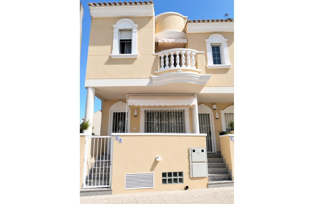 Herverkoop - Vrijstaande villa -
Almoradí - Heredades