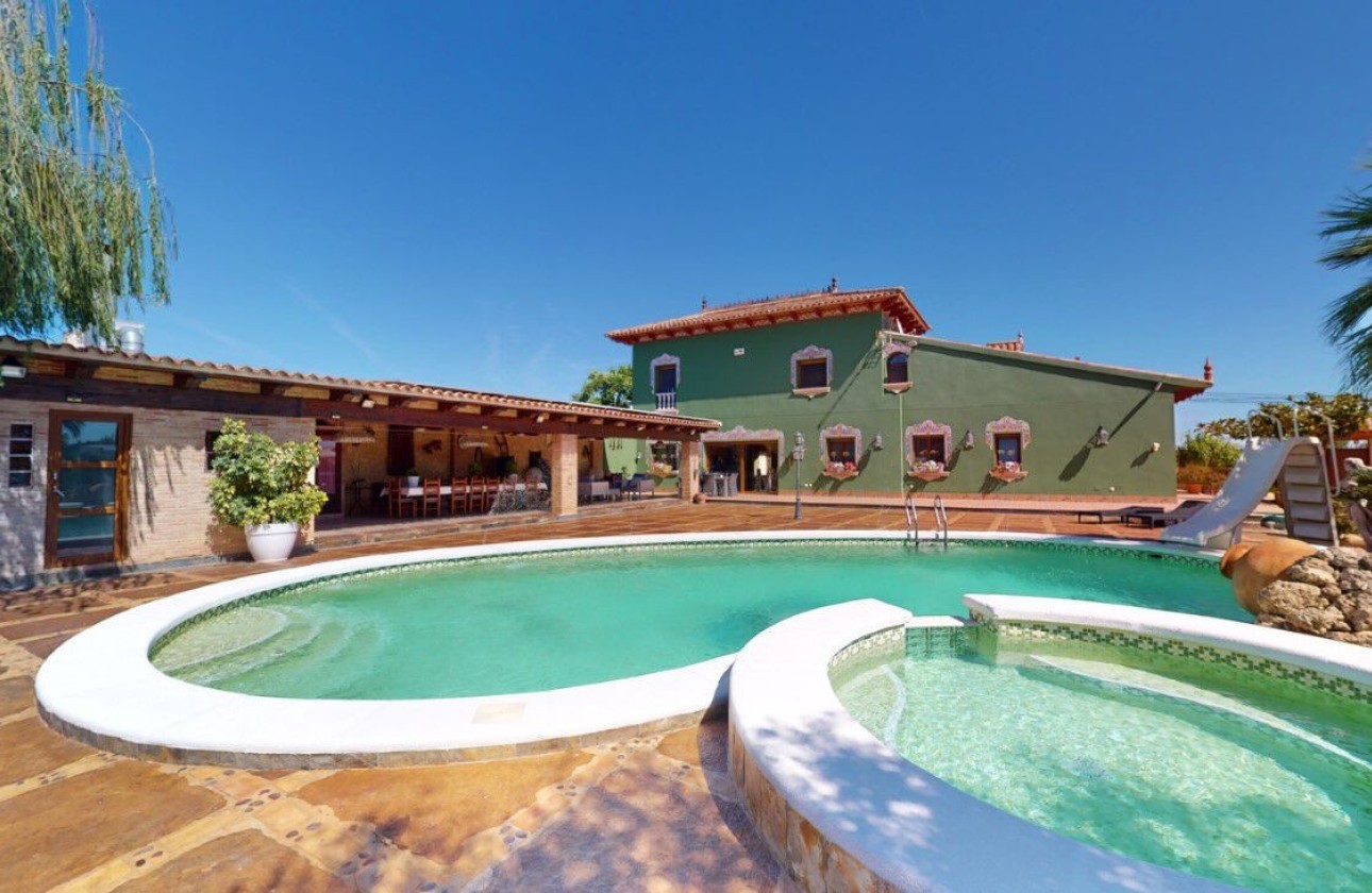 Herverkoop - Vrijstaande Villa -
Almoradí