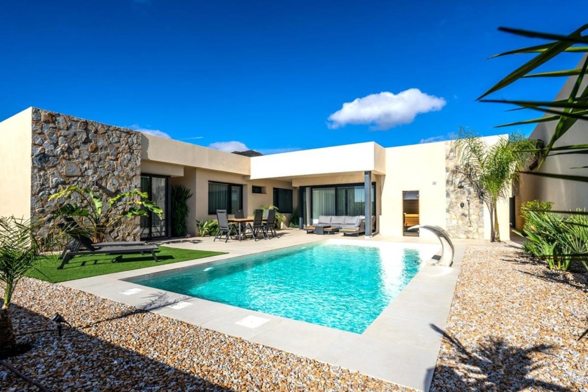 Herverkoop - Vrijstaande Villa -
Altaona Golf & Country Village - Altaona Golf and Country Village