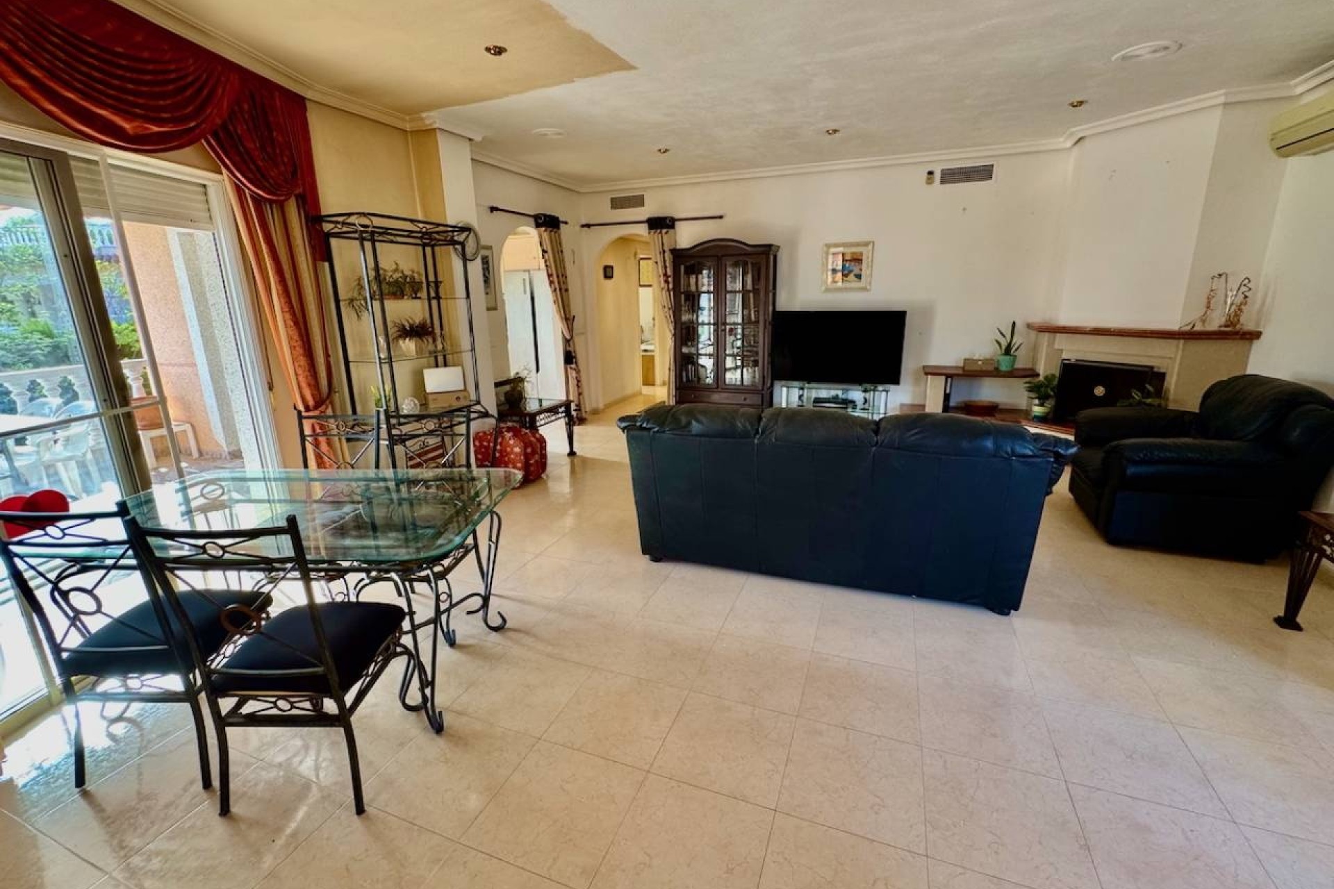 Herverkoop - Vrijstaande Villa -
Benferri