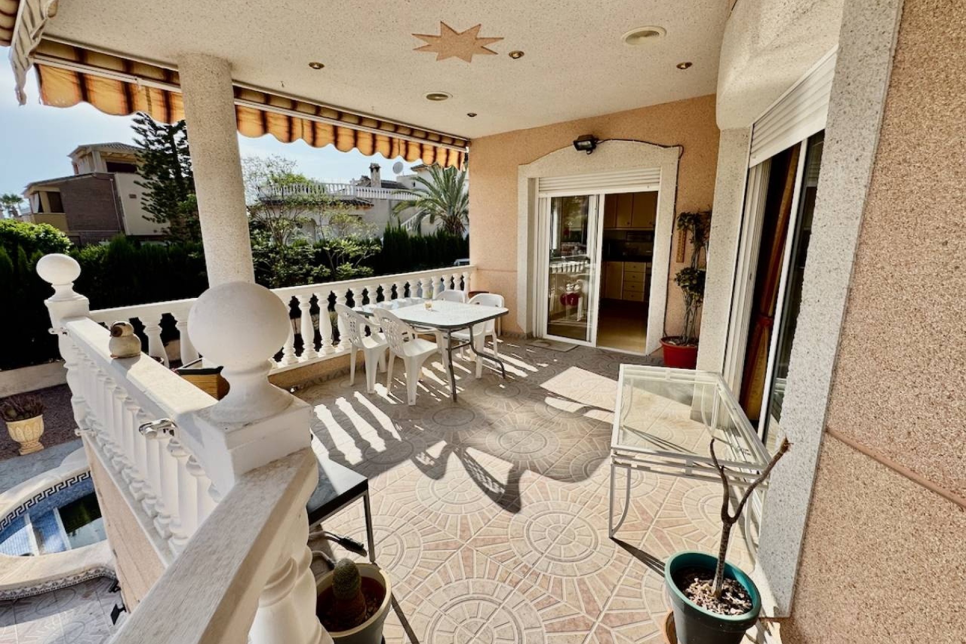 Herverkoop - Vrijstaande Villa -
Benferri