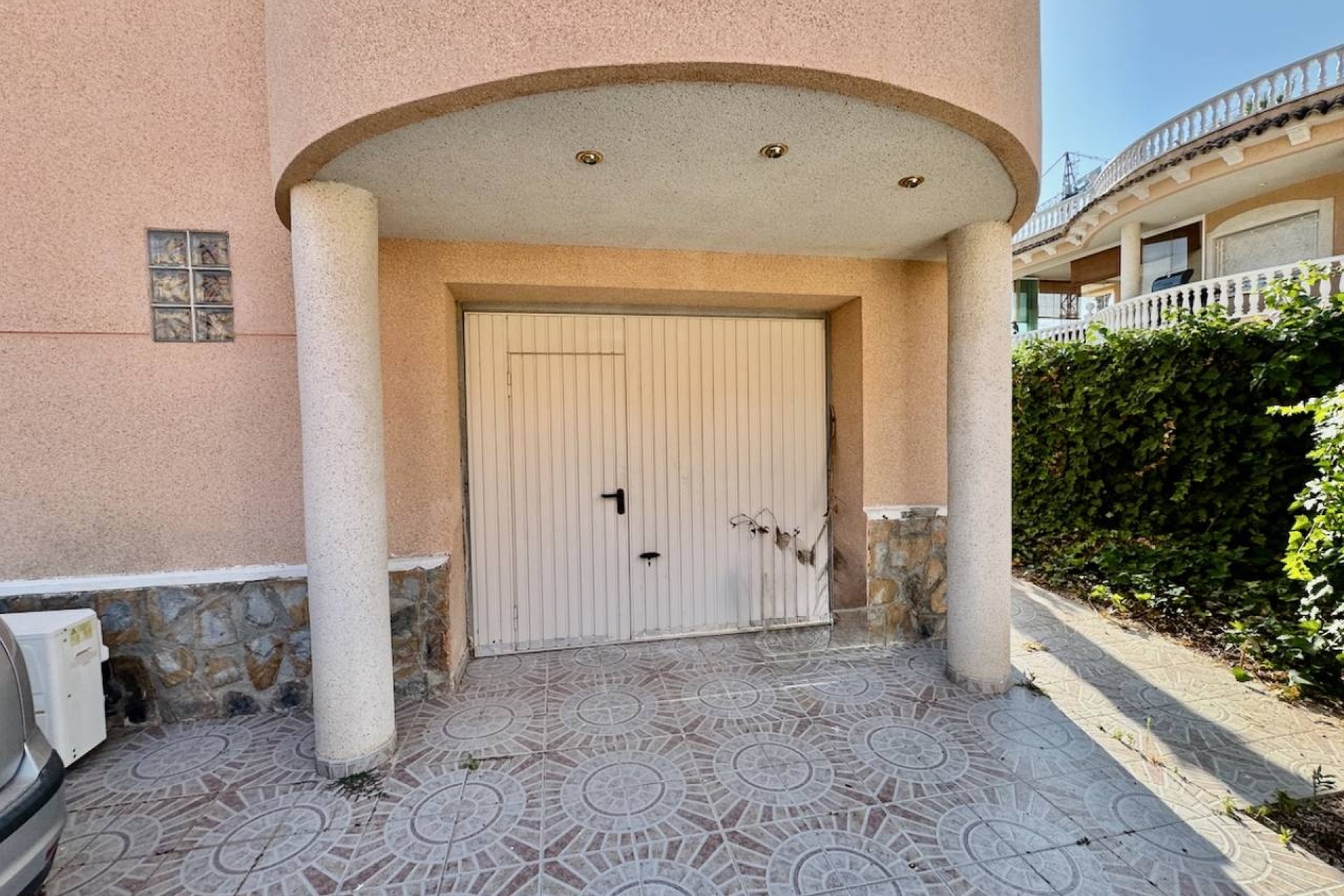 Herverkoop - Vrijstaande Villa -
Benferri