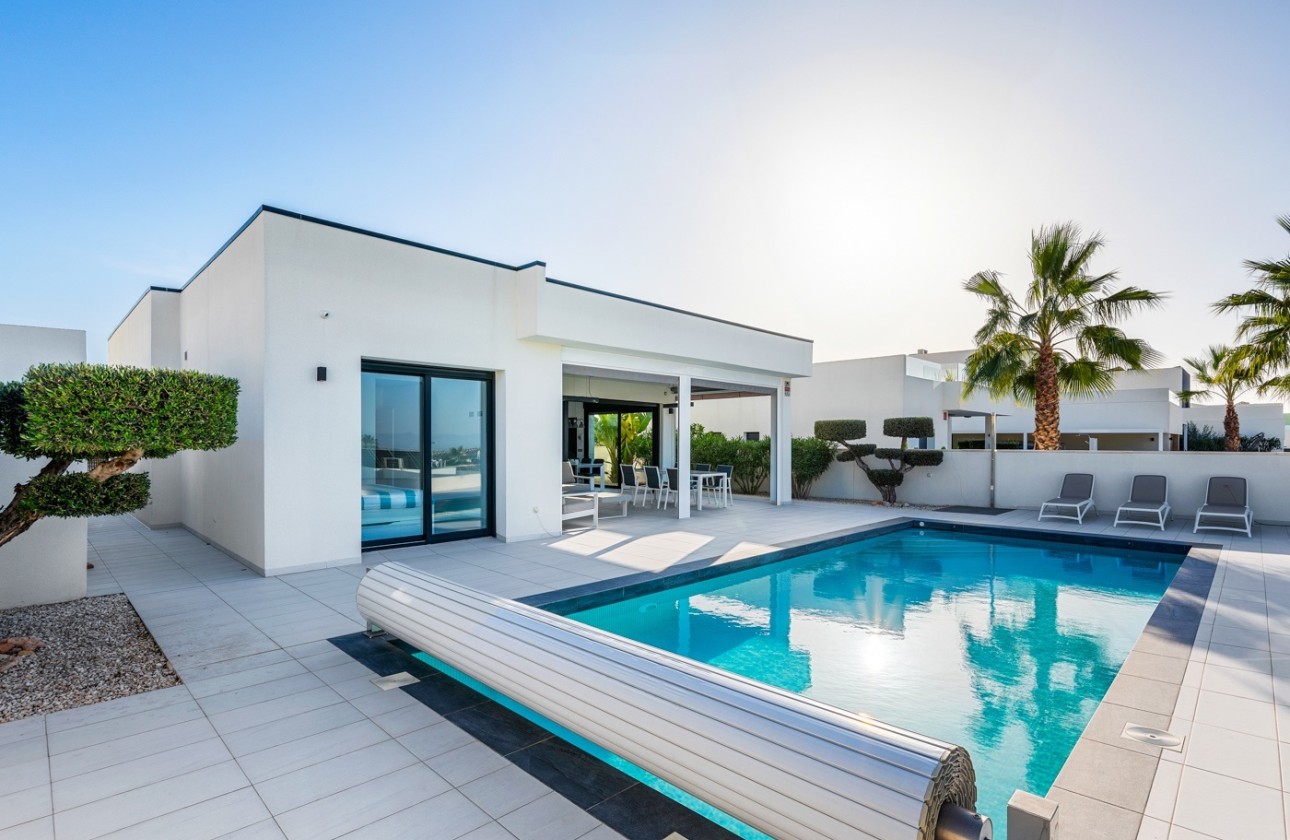 Herverkoop - Vrijstaande Villa -
Benijofar