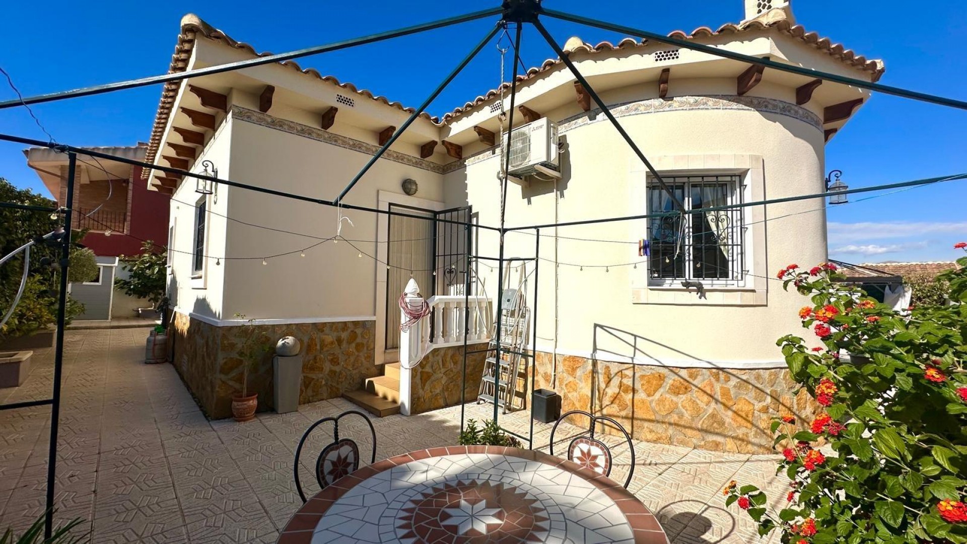 Herverkoop - Vrijstaande Villa -
Bigastro - Comunidad valenciana