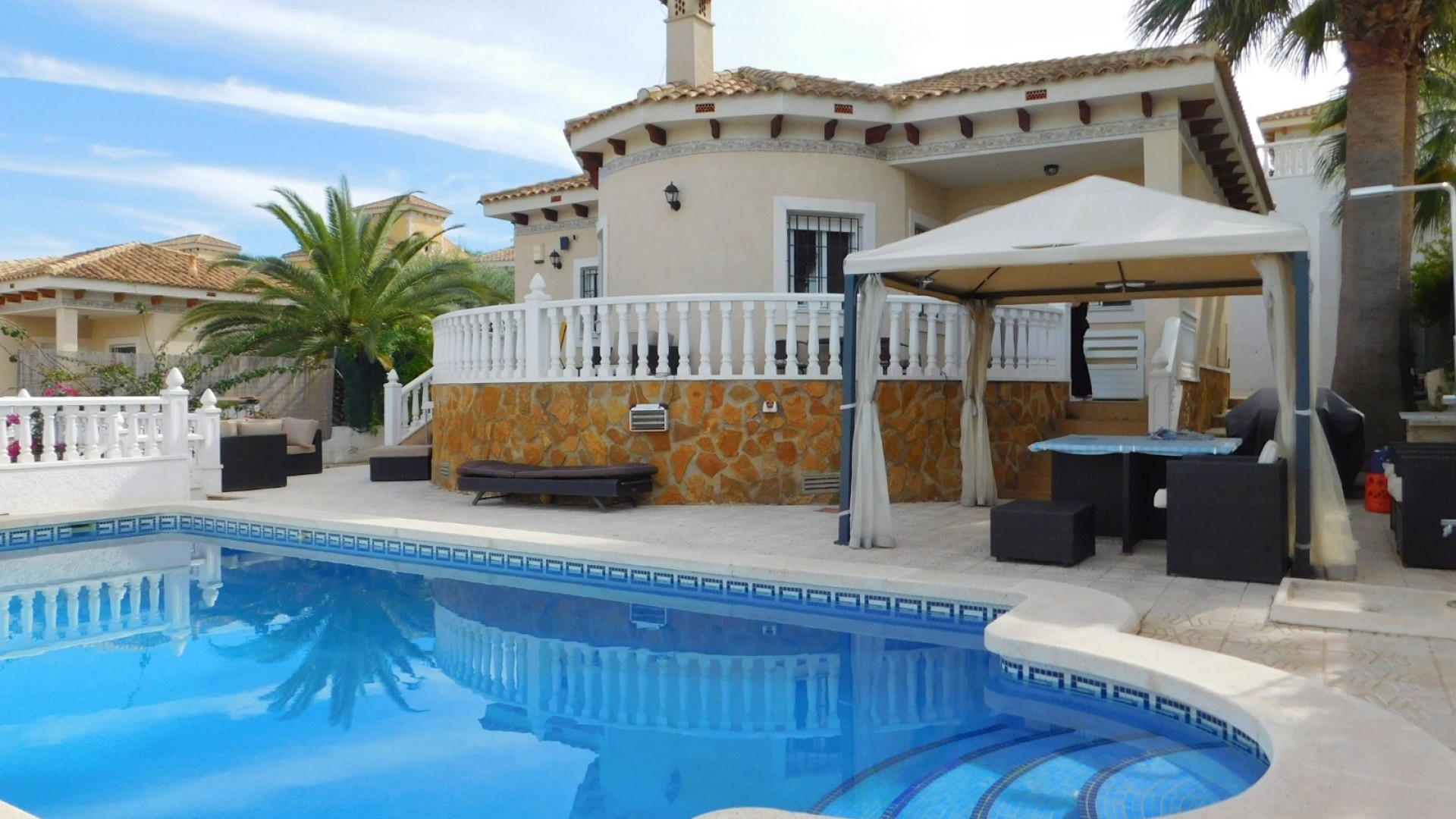 Herverkoop - Vrijstaande Villa -
Bigastro