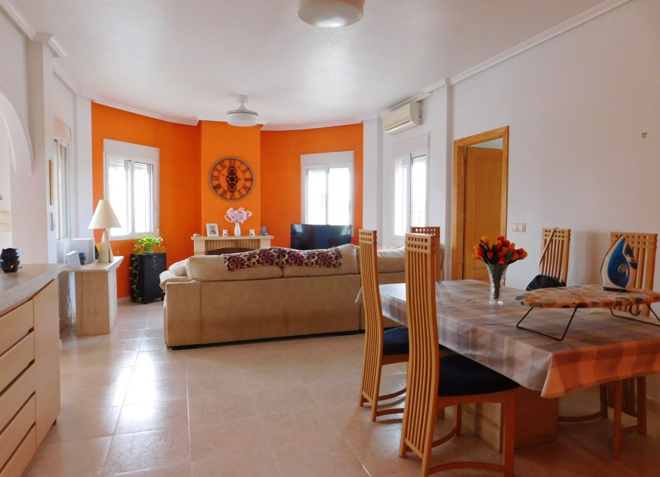 Herverkoop - Vrijstaande Villa -
Bigastro