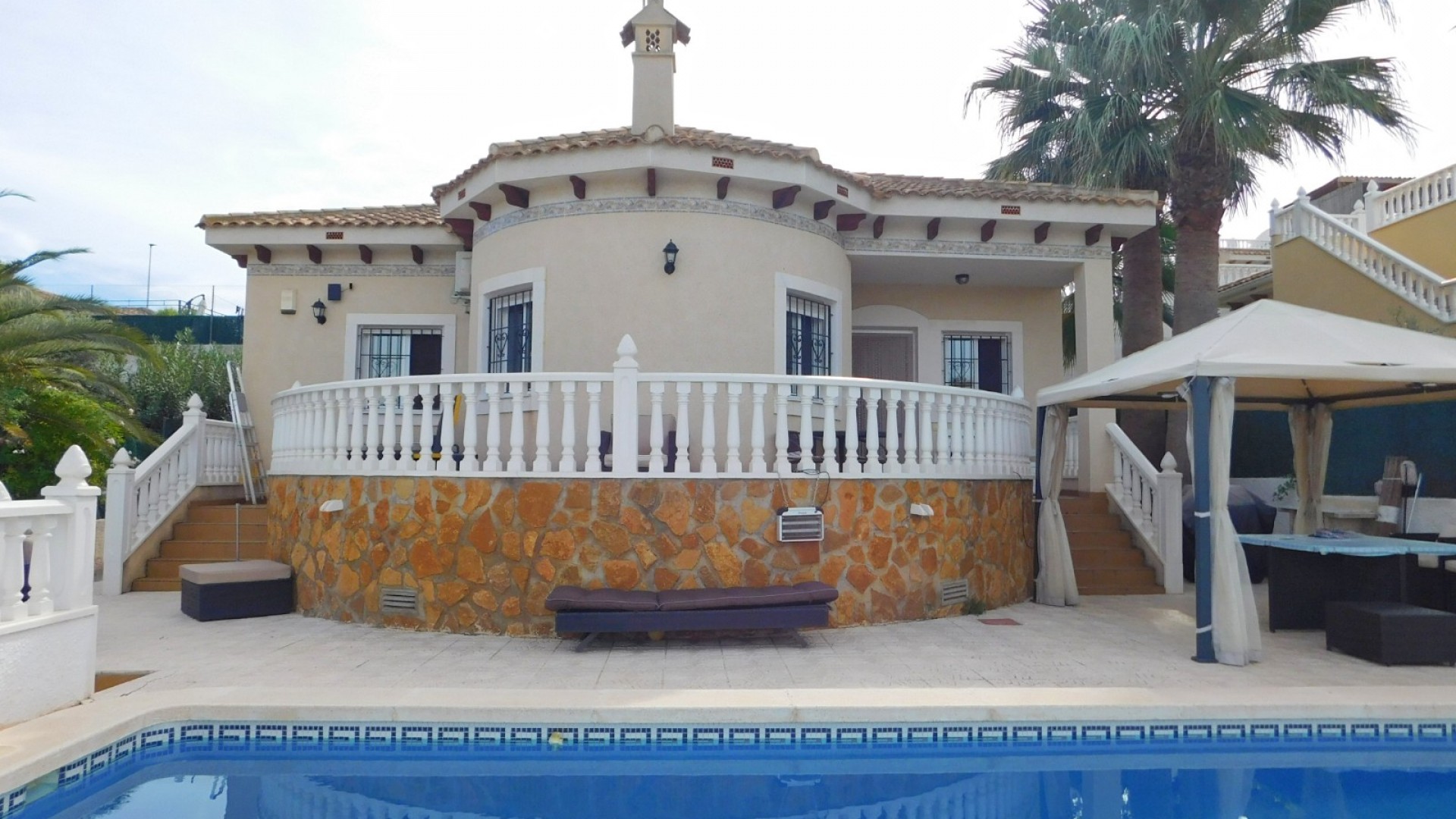 Herverkoop - Vrijstaande Villa -
Bigastro