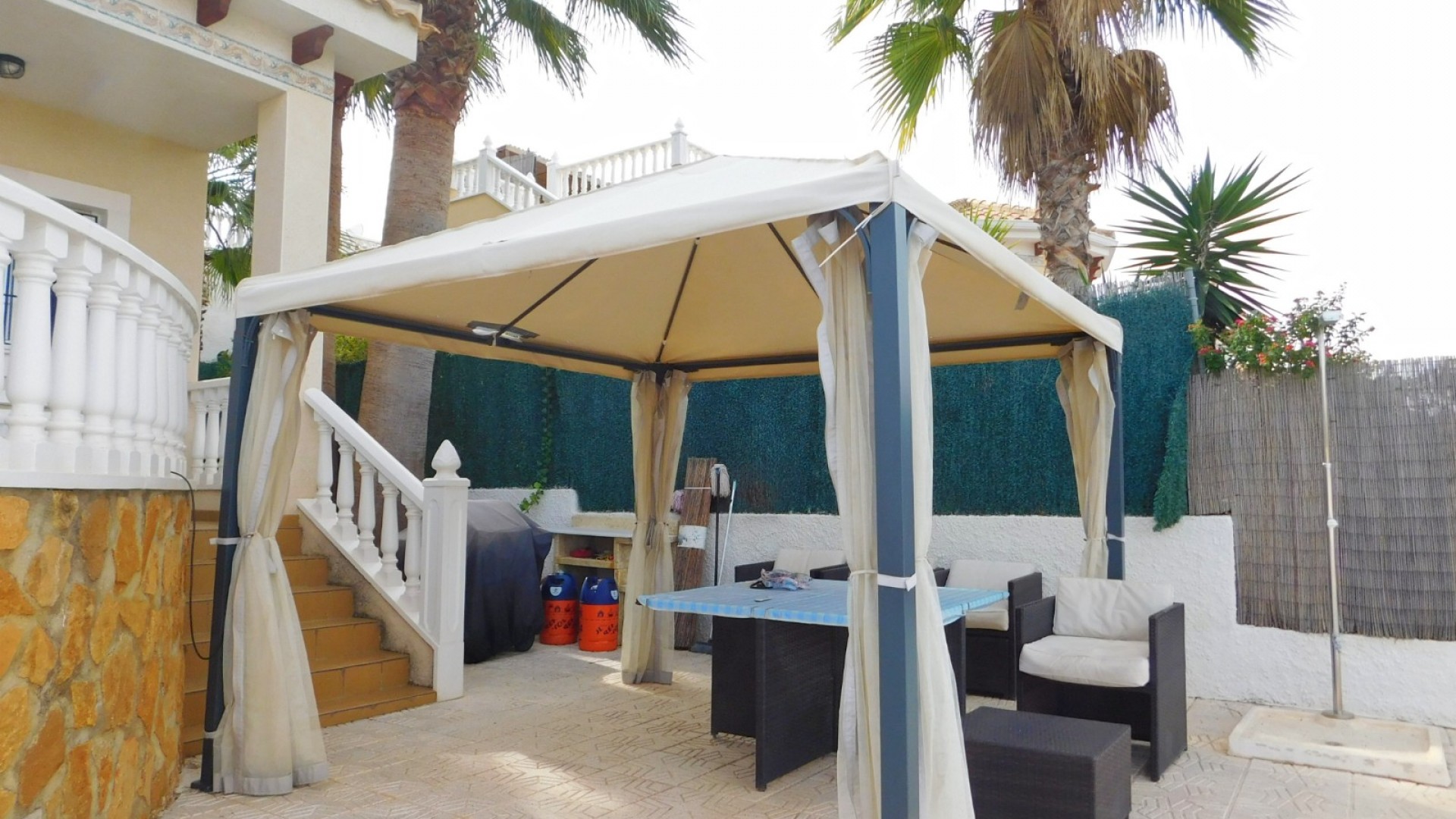 Herverkoop - Vrijstaande Villa -
Bigastro