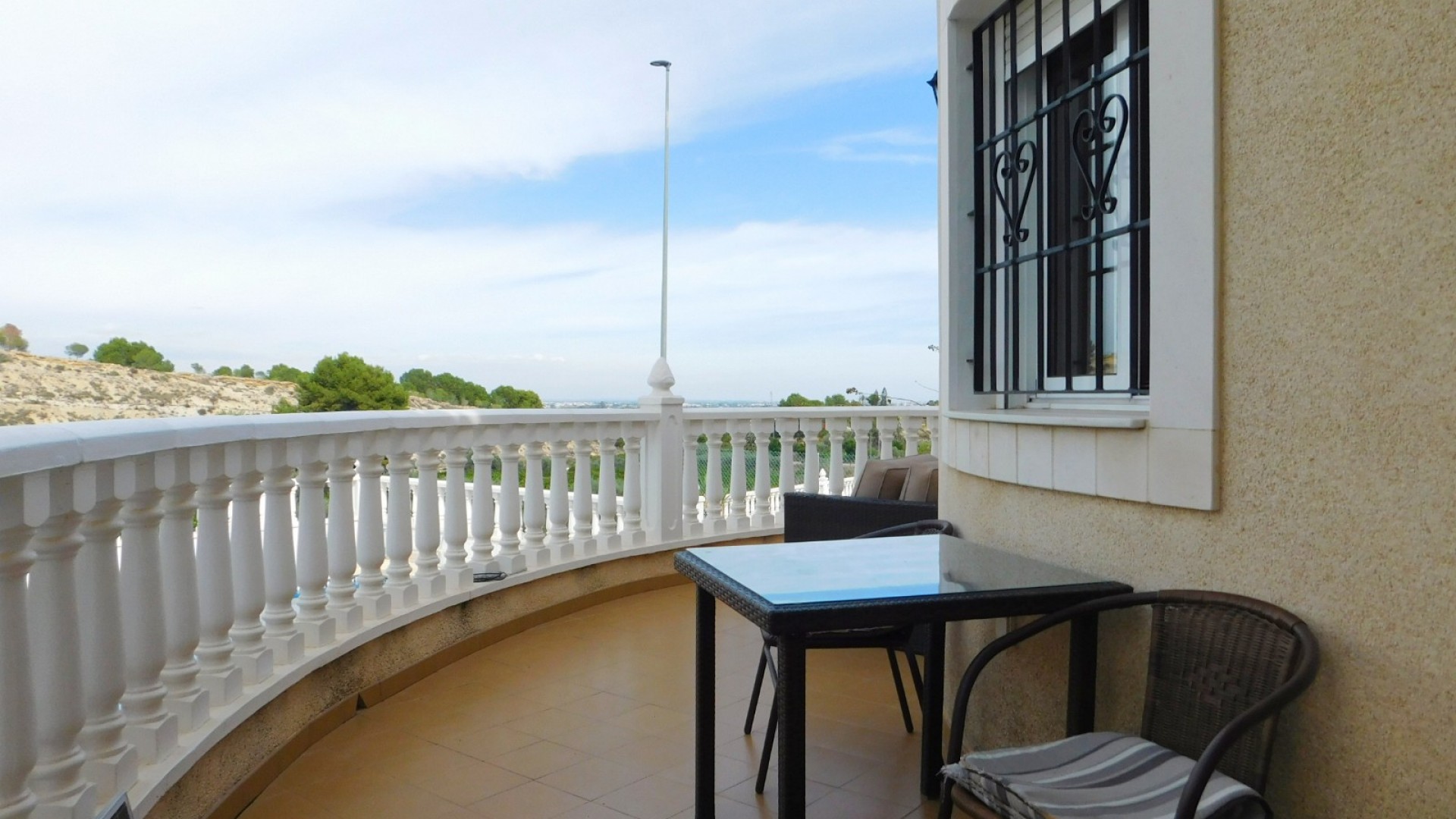 Herverkoop - Vrijstaande Villa -
Bigastro