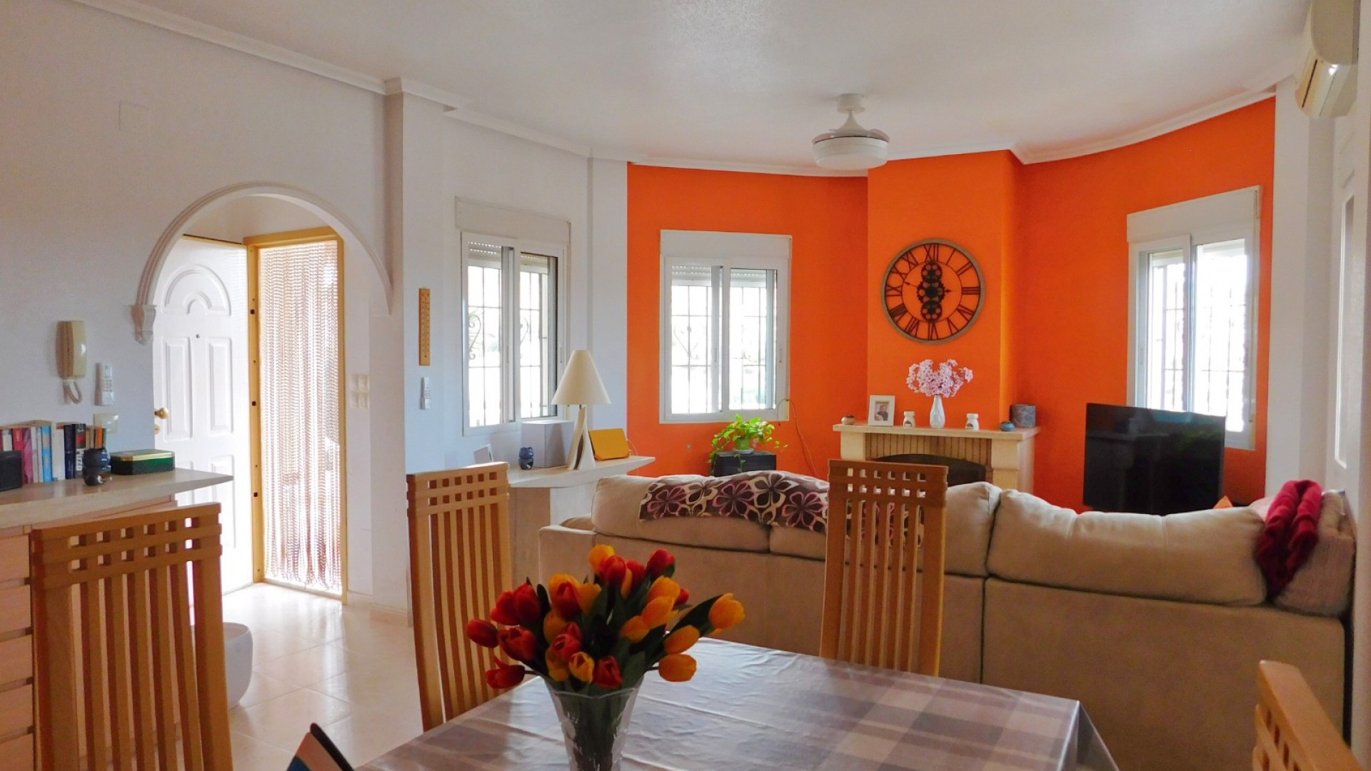 Herverkoop - Vrijstaande Villa -
Bigastro