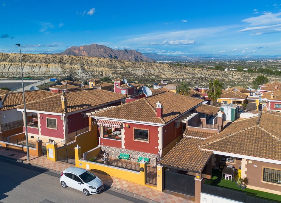 Herverkoop - Vrijstaande Villa -
Bigastro