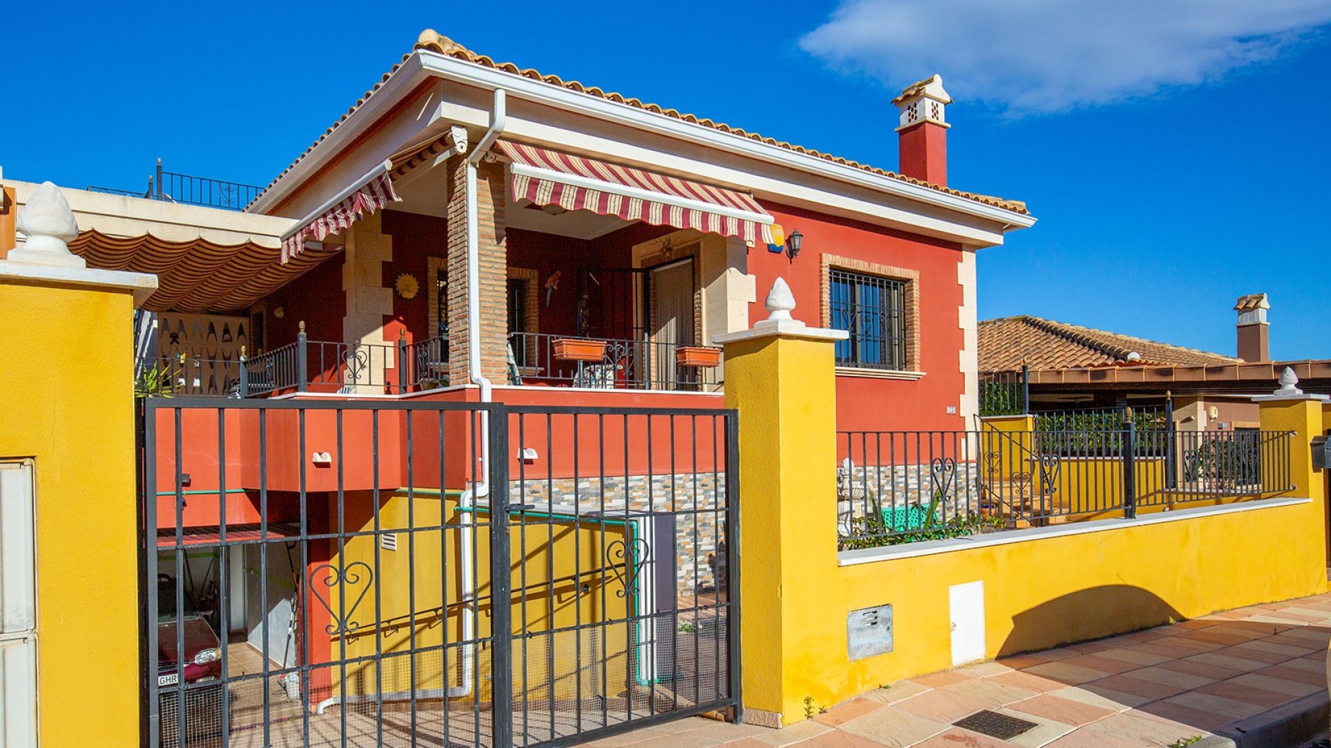 Herverkoop - Vrijstaande Villa -
Bigastro