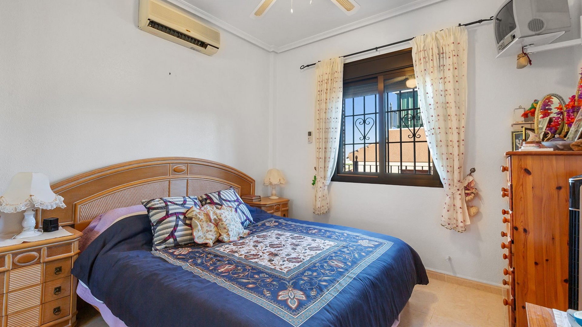 Herverkoop - Vrijstaande Villa -
Bigastro