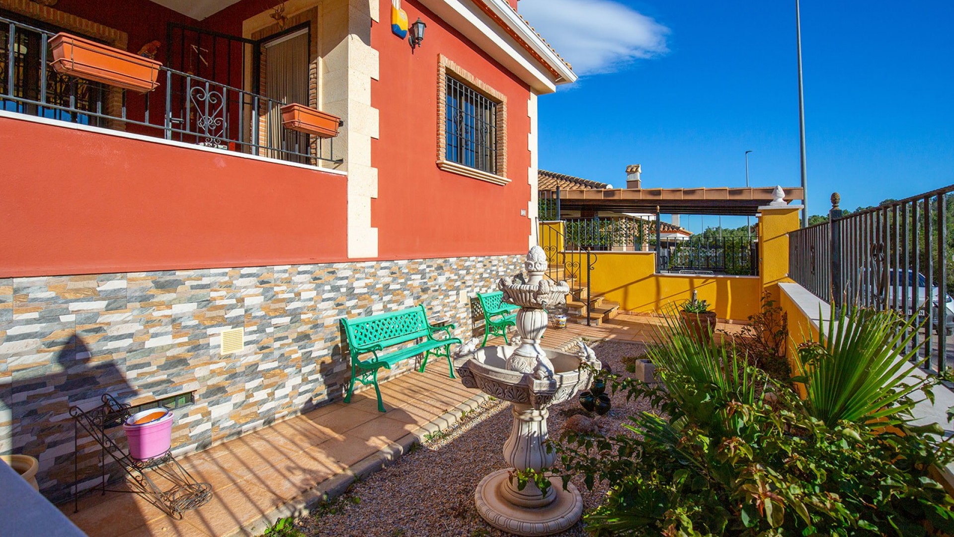 Herverkoop - Vrijstaande Villa -
Bigastro