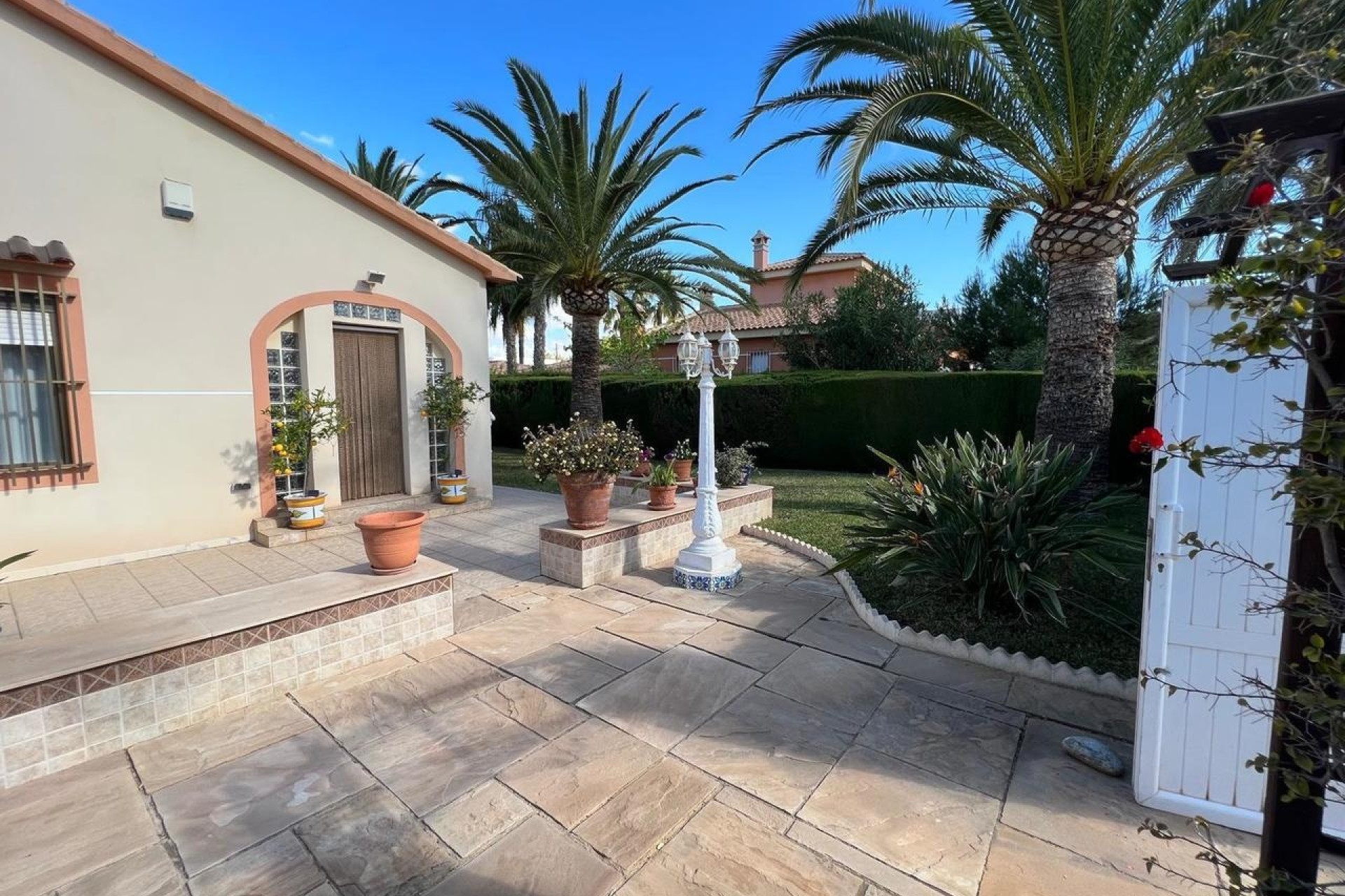 Herverkoop - Vrijstaande Villa -
Cabo Roig - Costa Blanca