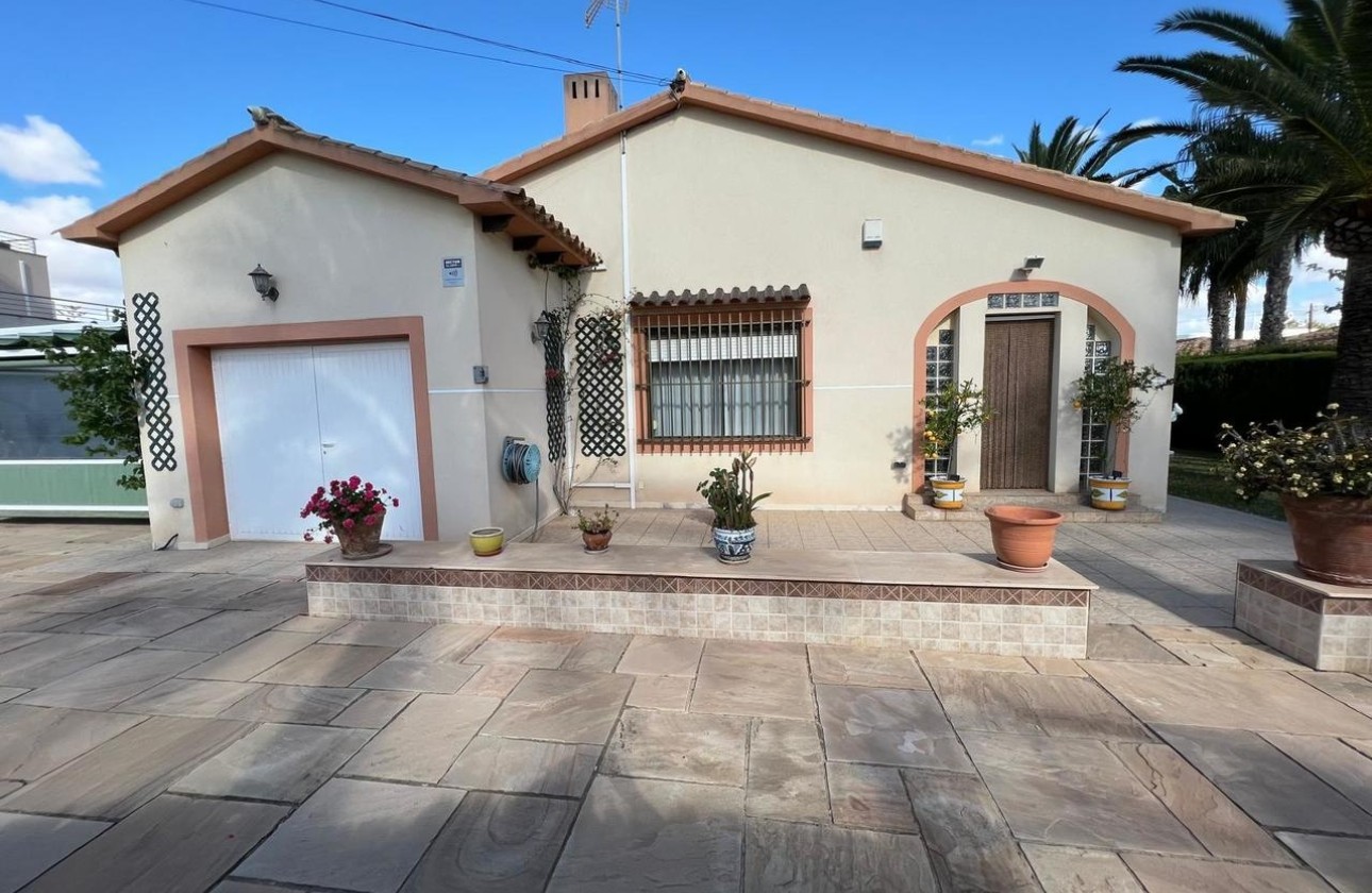 Herverkoop - Vrijstaande Villa -
Cabo Roig - Costa Blanca