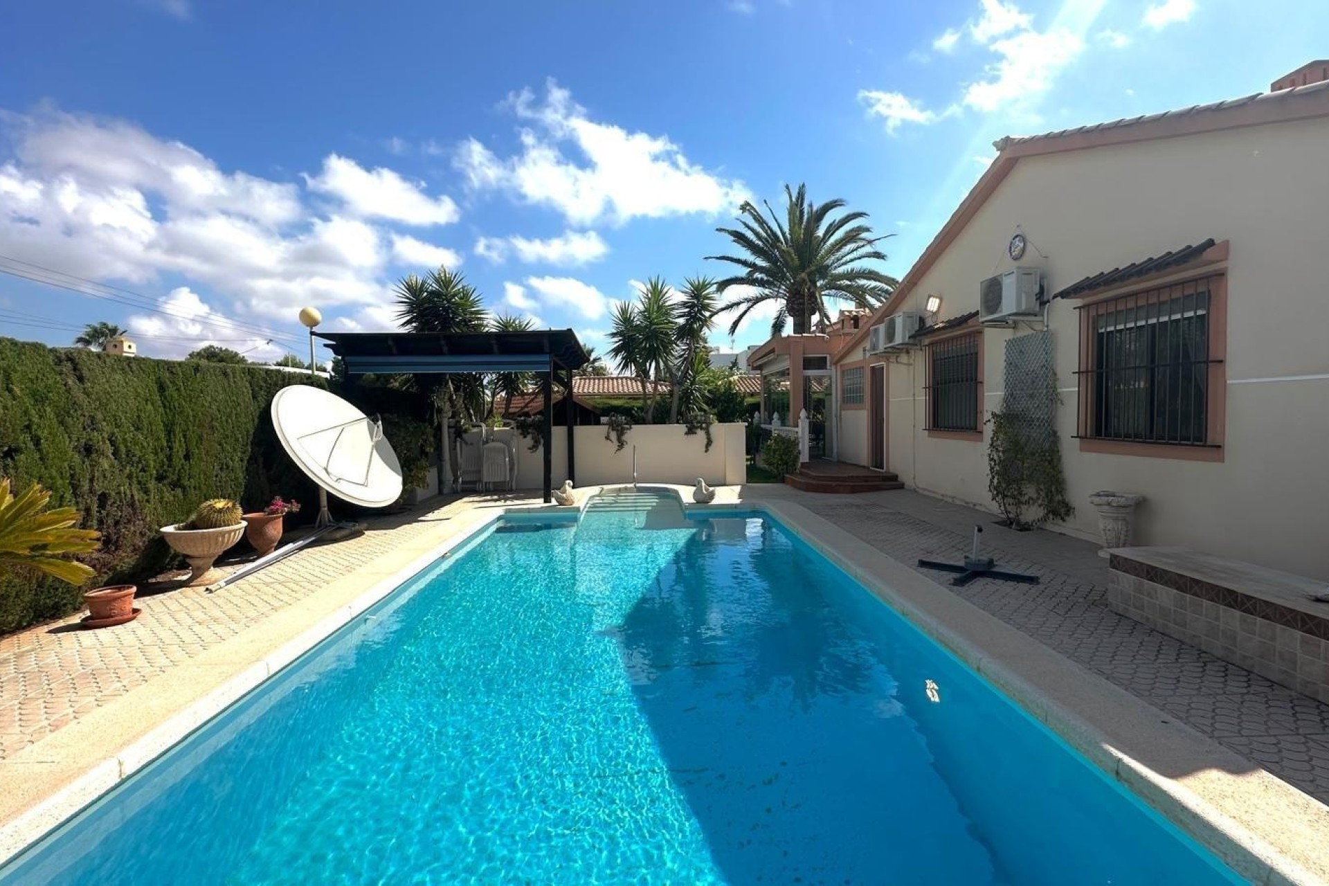 Herverkoop - Vrijstaande Villa -
Cabo Roig - Costa Blanca