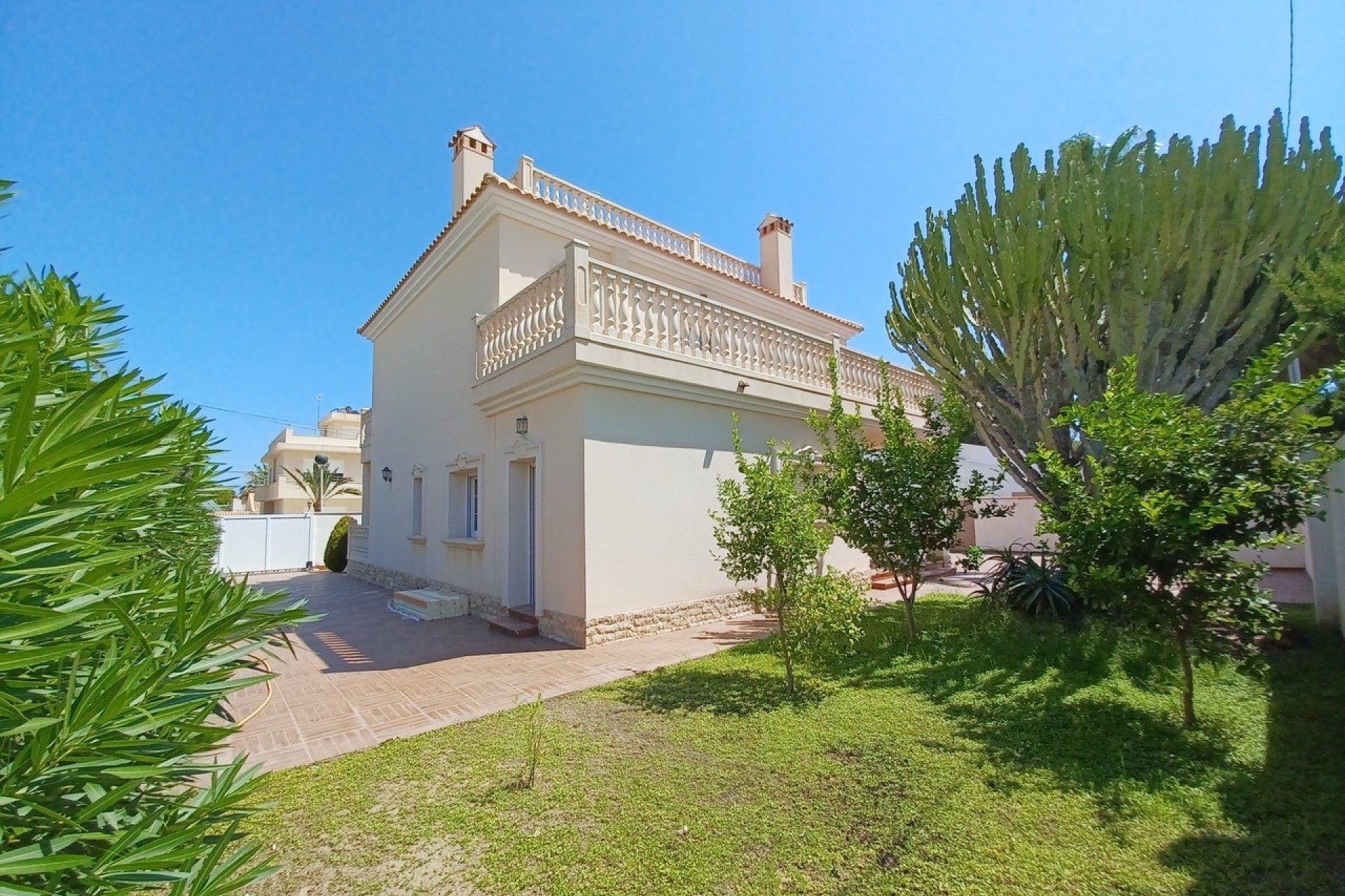 Herverkoop - Vrijstaande Villa -
Cabo Roig - Costa Blanca