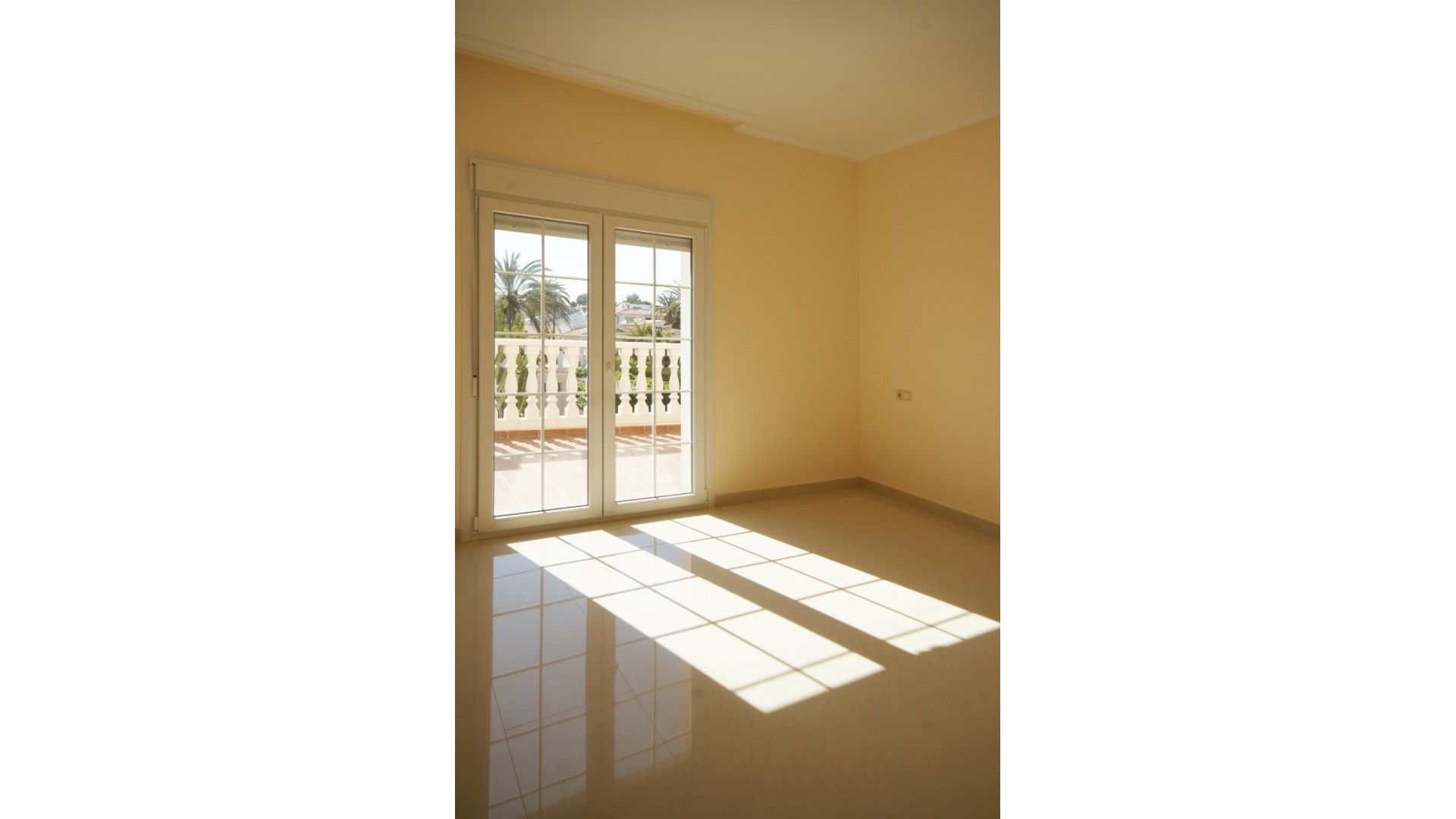 Herverkoop - Vrijstaande Villa -
Cabo Roig - MUY CERCA DE LA PLAYA