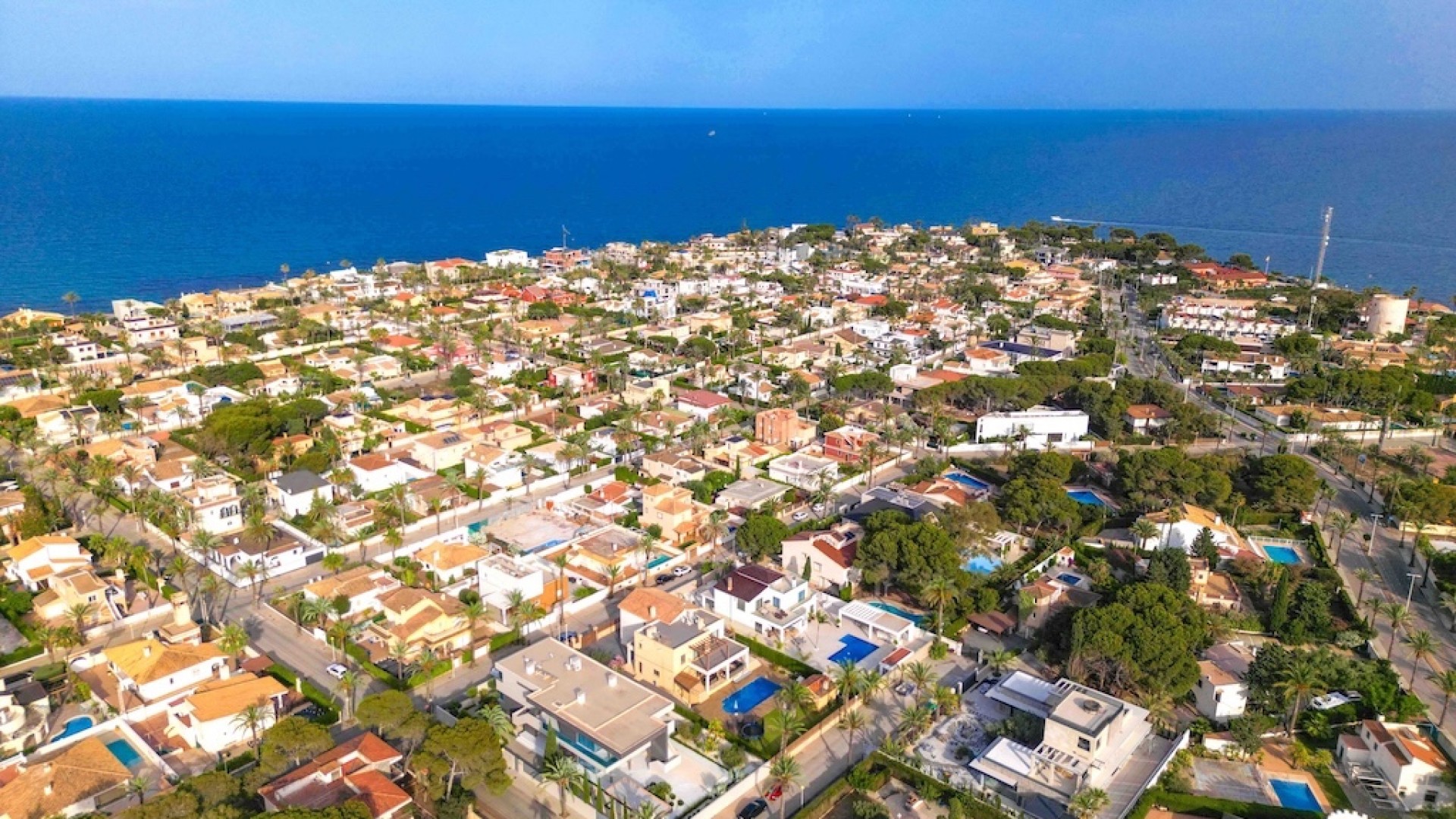 Herverkoop - Vrijstaande Villa -
Cabo Roig