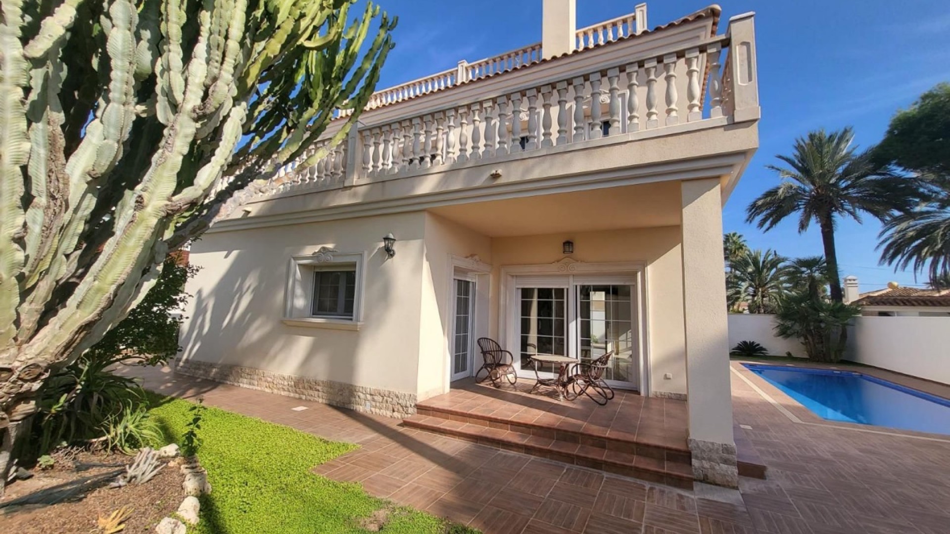 Herverkoop - Vrijstaande Villa -
Cabo Roig