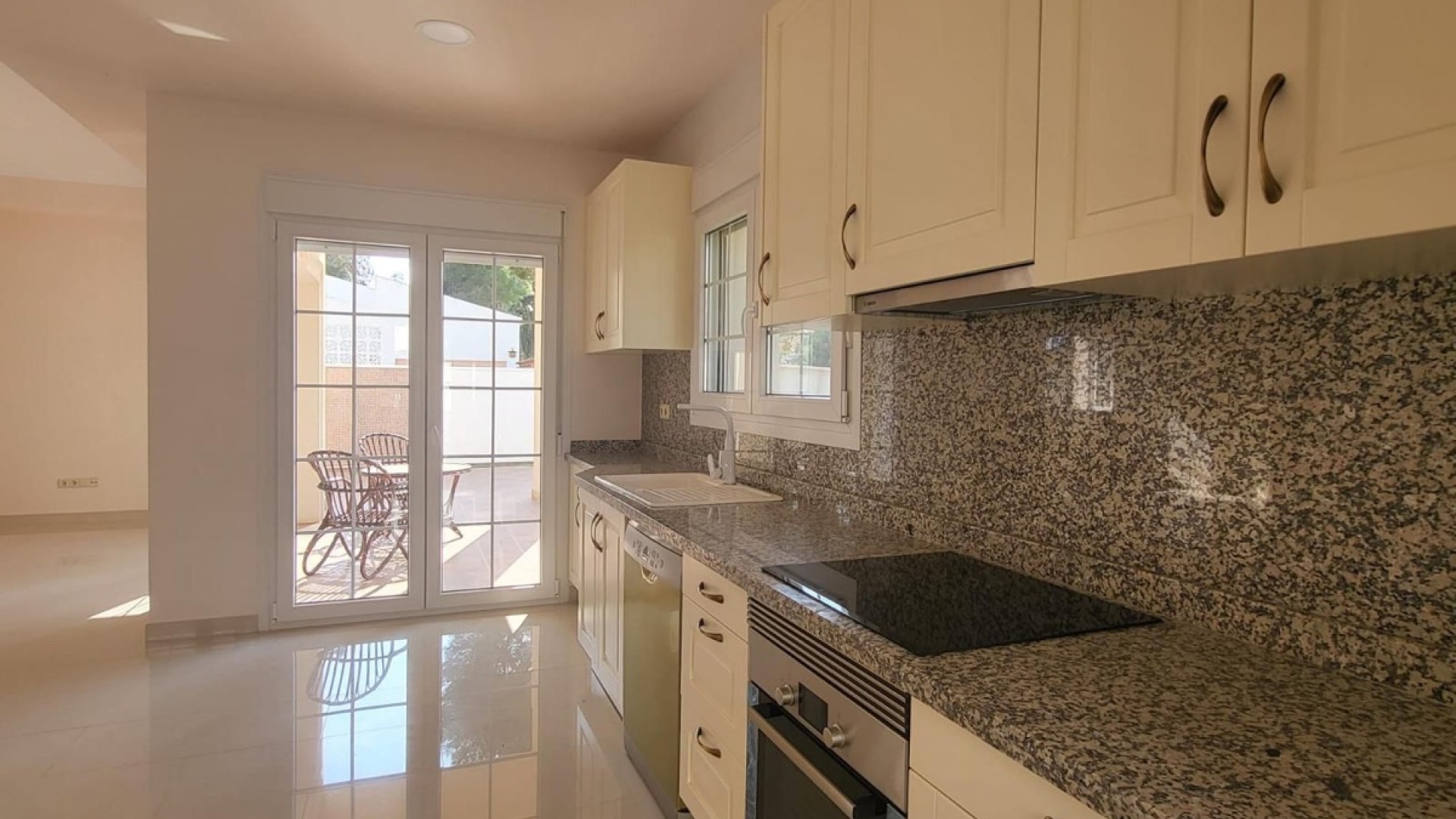 Herverkoop - Vrijstaande Villa -
Cabo Roig