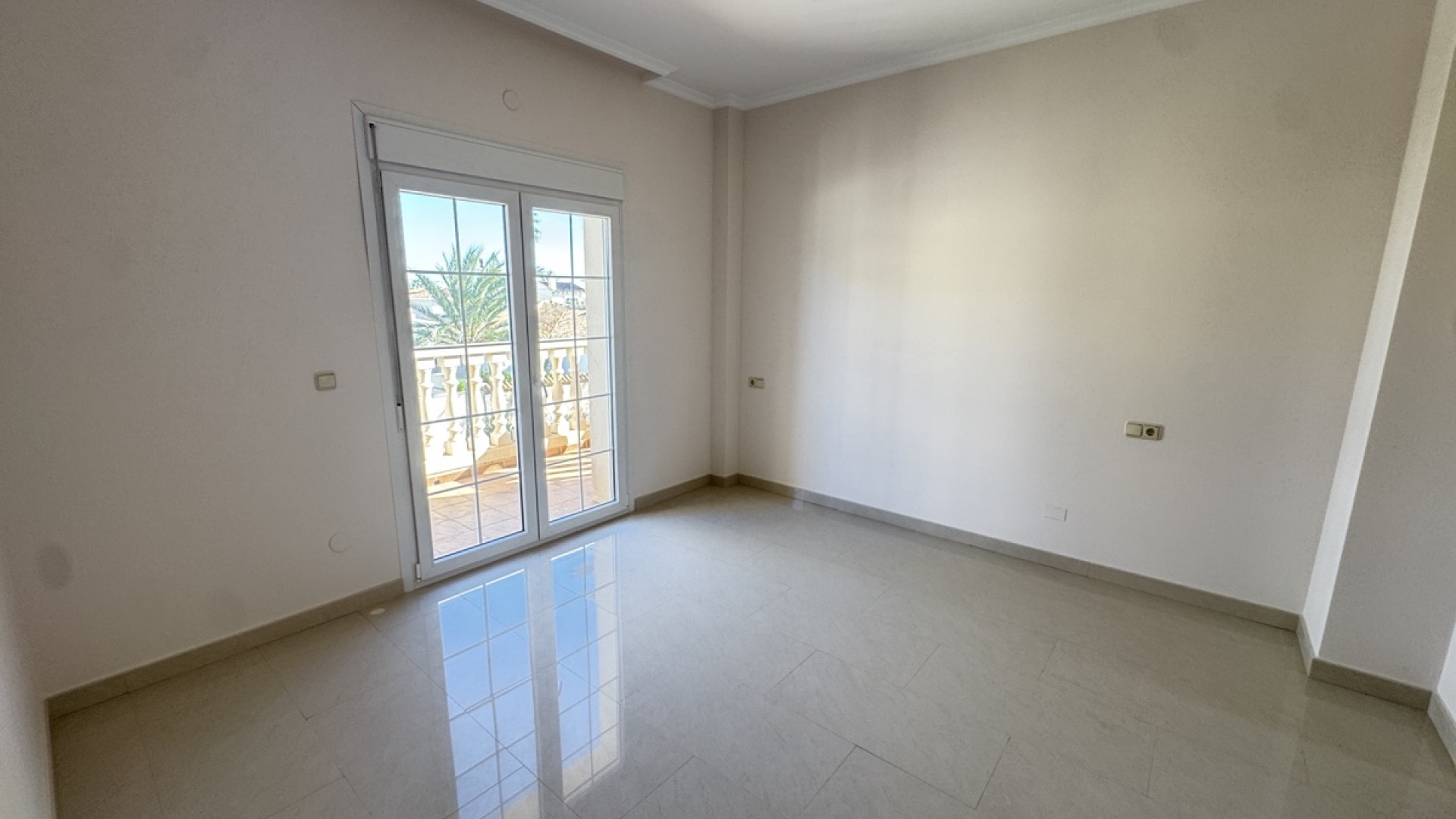 Herverkoop - Vrijstaande Villa -
Cabo Roig