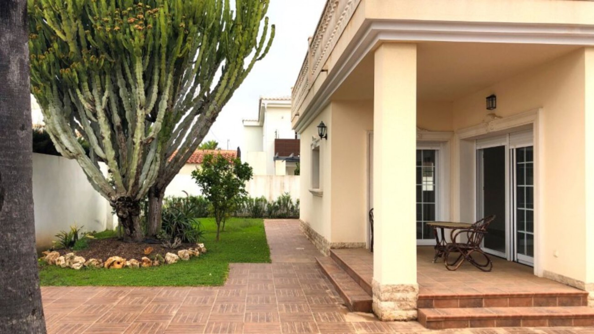 Herverkoop - Vrijstaande Villa -
Cabo Roig