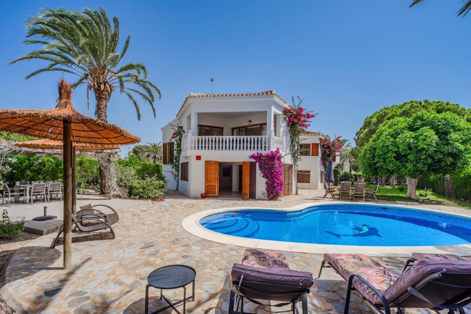Herverkoop - Vrijstaande Villa -
Cabo Roig