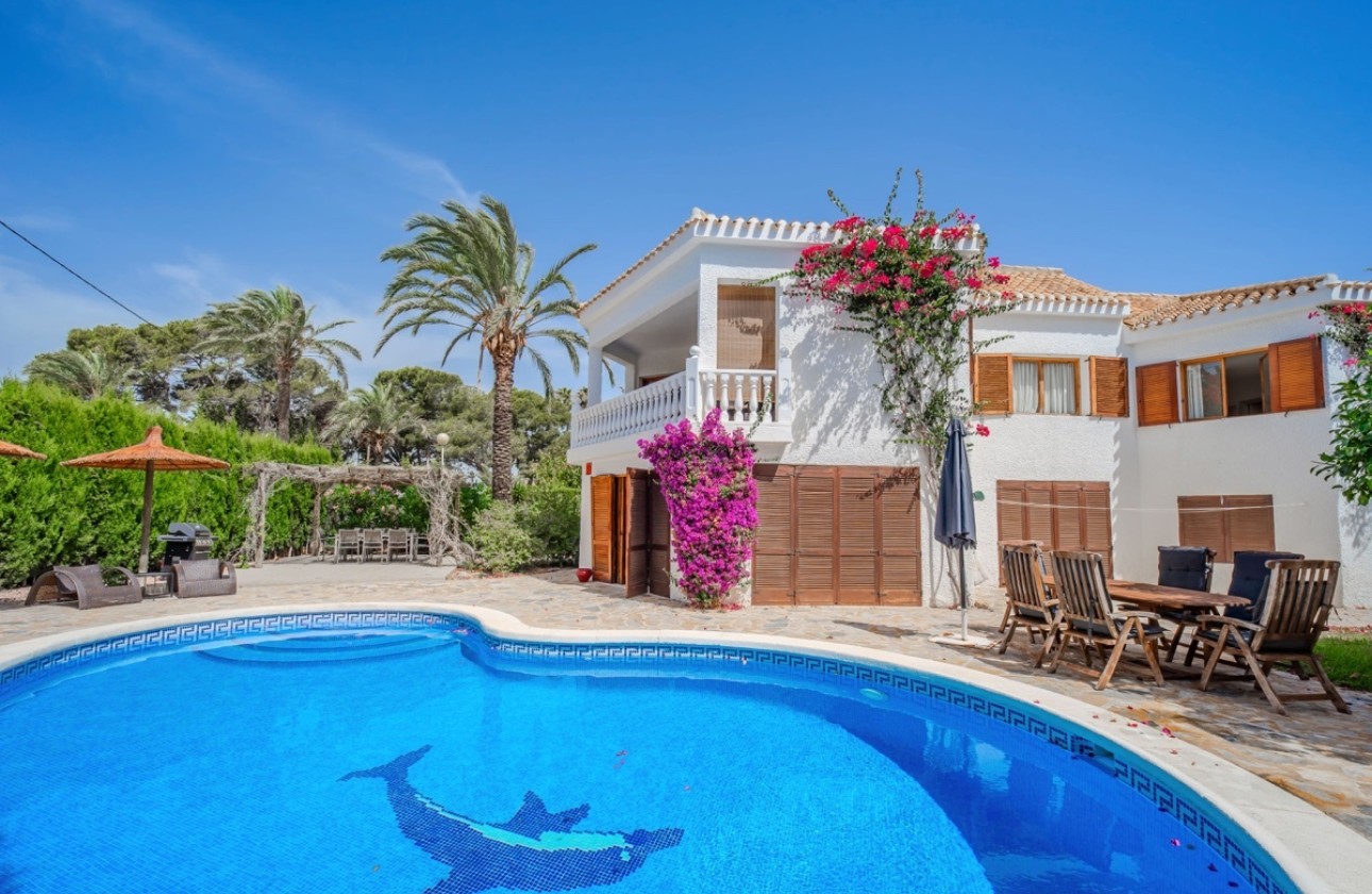 Herverkoop - Vrijstaande Villa -
Cabo Roig