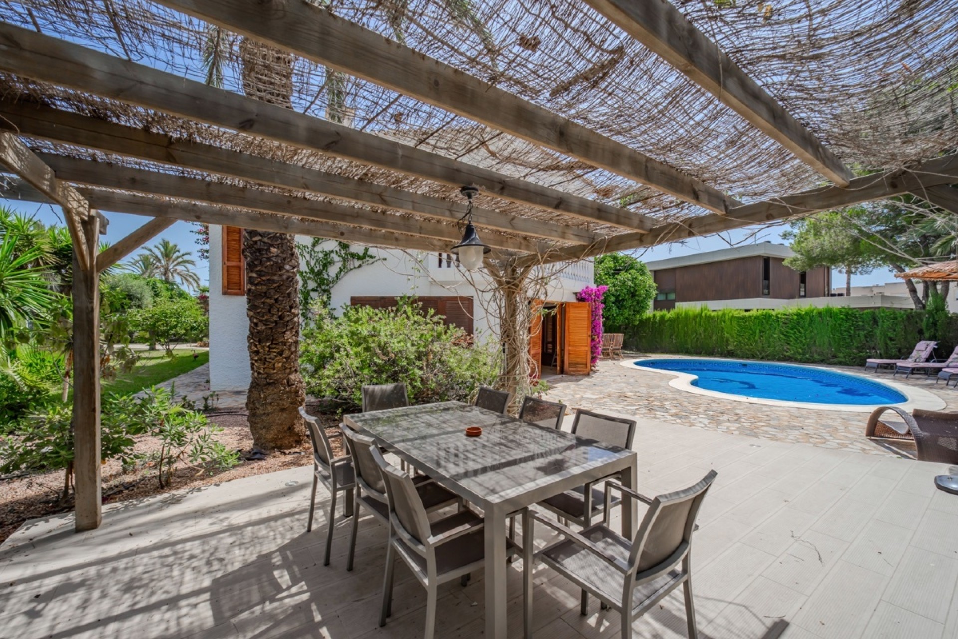 Herverkoop - Vrijstaande Villa -
Cabo Roig